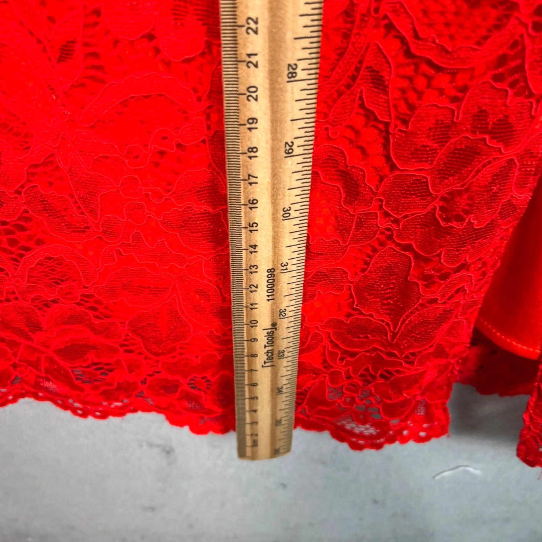 Sam Edelman Sam Edelman Red Midi Dress Spaghetti Straps Sleeveless A-Line Nylon/Spandex Blend 4 Women Adult Womens Vintage N/A Size S / US 4 / IT 40 - 6 Thumbnail