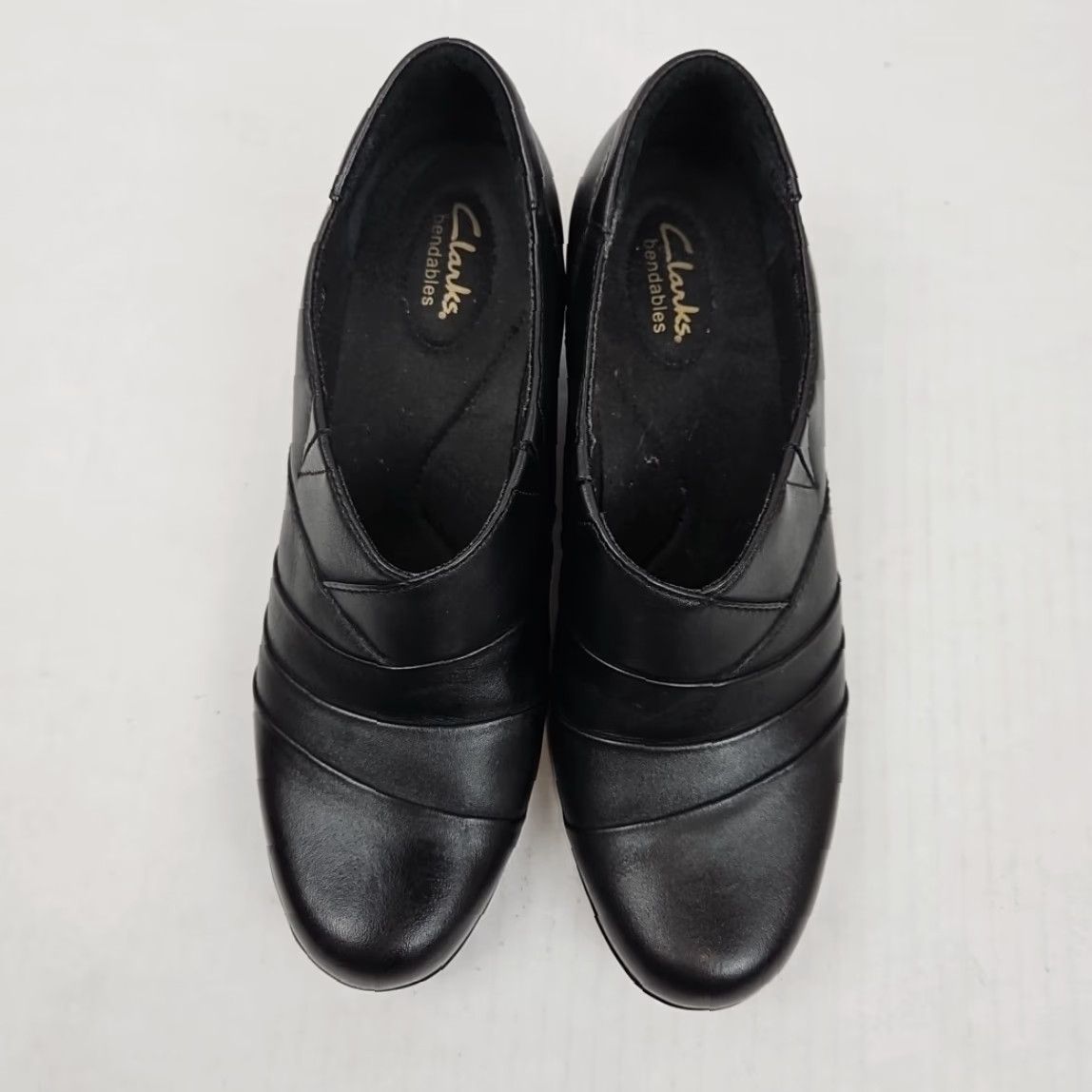 Clarks Clarks Bendables Booties Ingalls Loch Black Leather Pleated Women’s 9.5M Boots Size US 10 / IT 40 - 4 Thumbnail