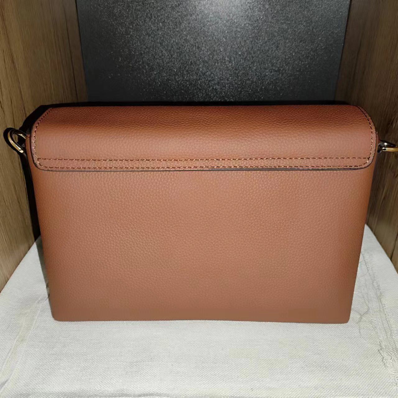Burberry Burberry Note Bag in Brown Size ONE SIZE - 9 Thumbnail