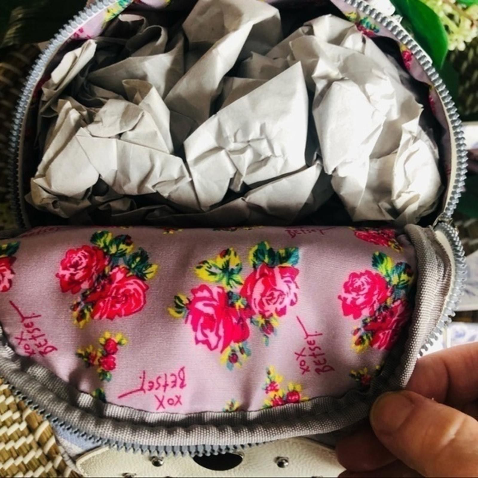 Designer Betsey Johnson Floral Backpack NWT Size ONE SIZE - 5 Thumbnail