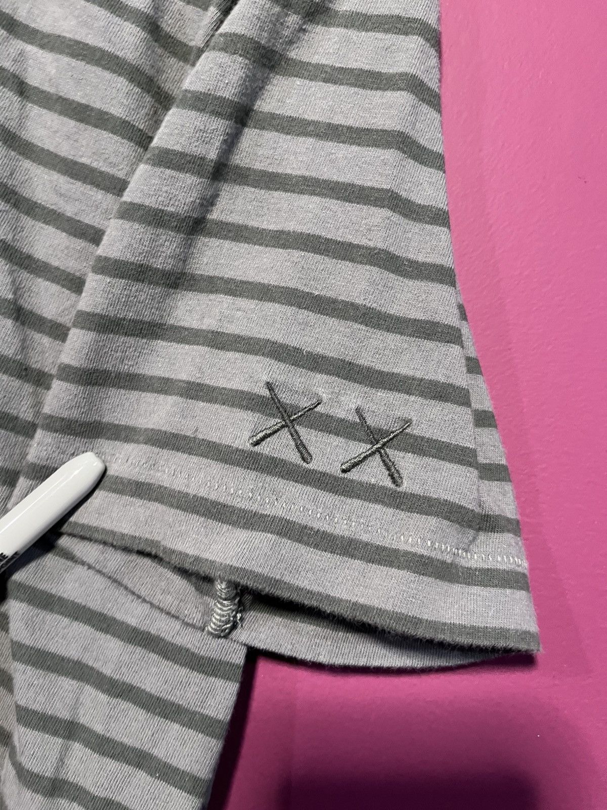 Kaws × Uniqlo Uniqlo x kaws tee Size US XS / EU 42 / 0 - 4 Thumbnail