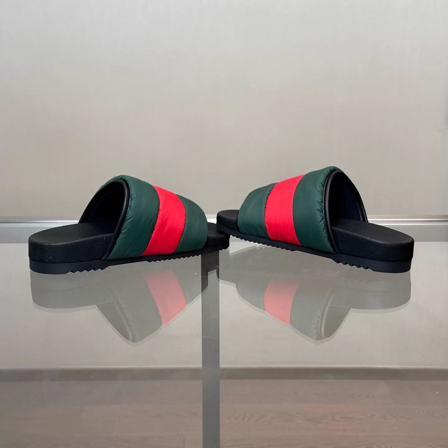 Gucci Gucci Red/Green Stripe Slippers Women's 35 NWT Size US 4.5 / IT 34.5 - 6 Thumbnail