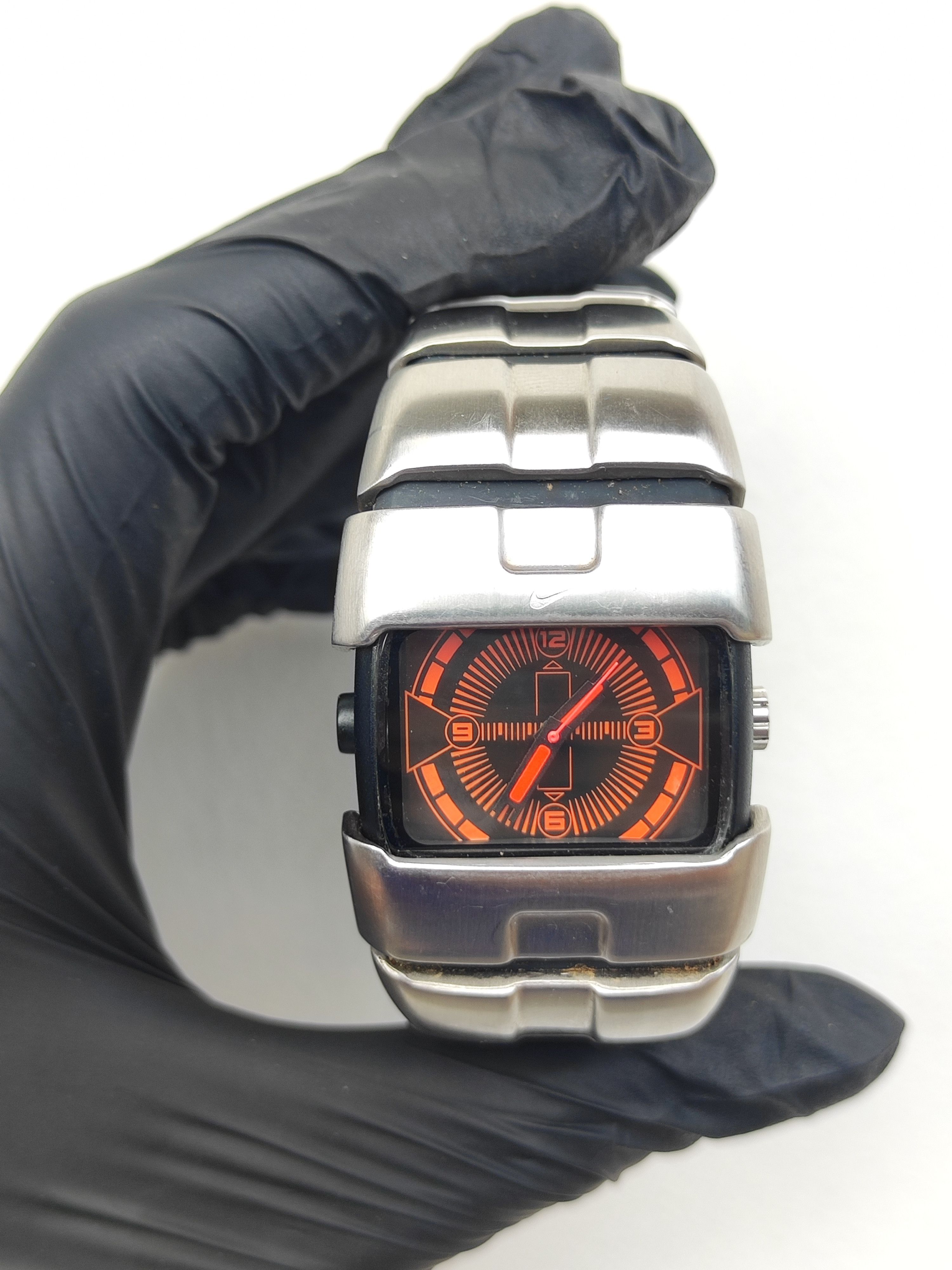 Nike D-Line Red Dial