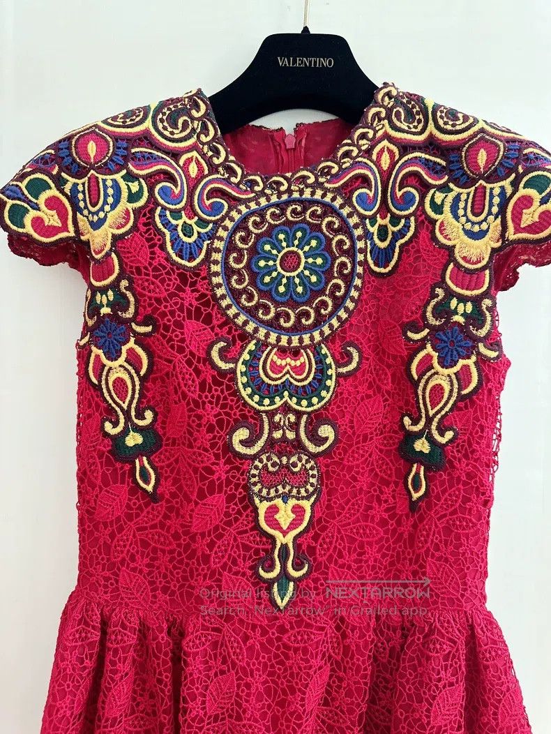 Valentino Valentino Reworked lace dress Size S / US 4 / IT 40 - 2 Thumbnail