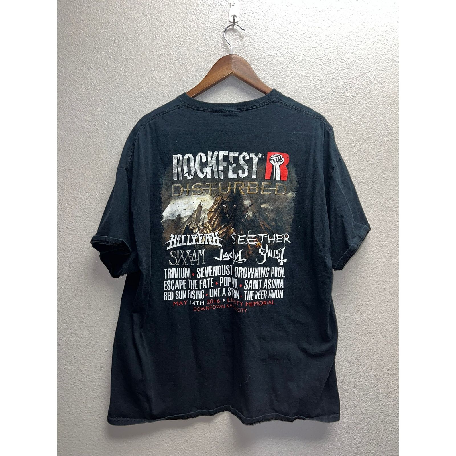Jerzees Rock Fest Band Shirt 2016 Disturbed Ghost Tee 2XL XXL Size US XXL / EU 58 / 5 - 6 Thumbnail