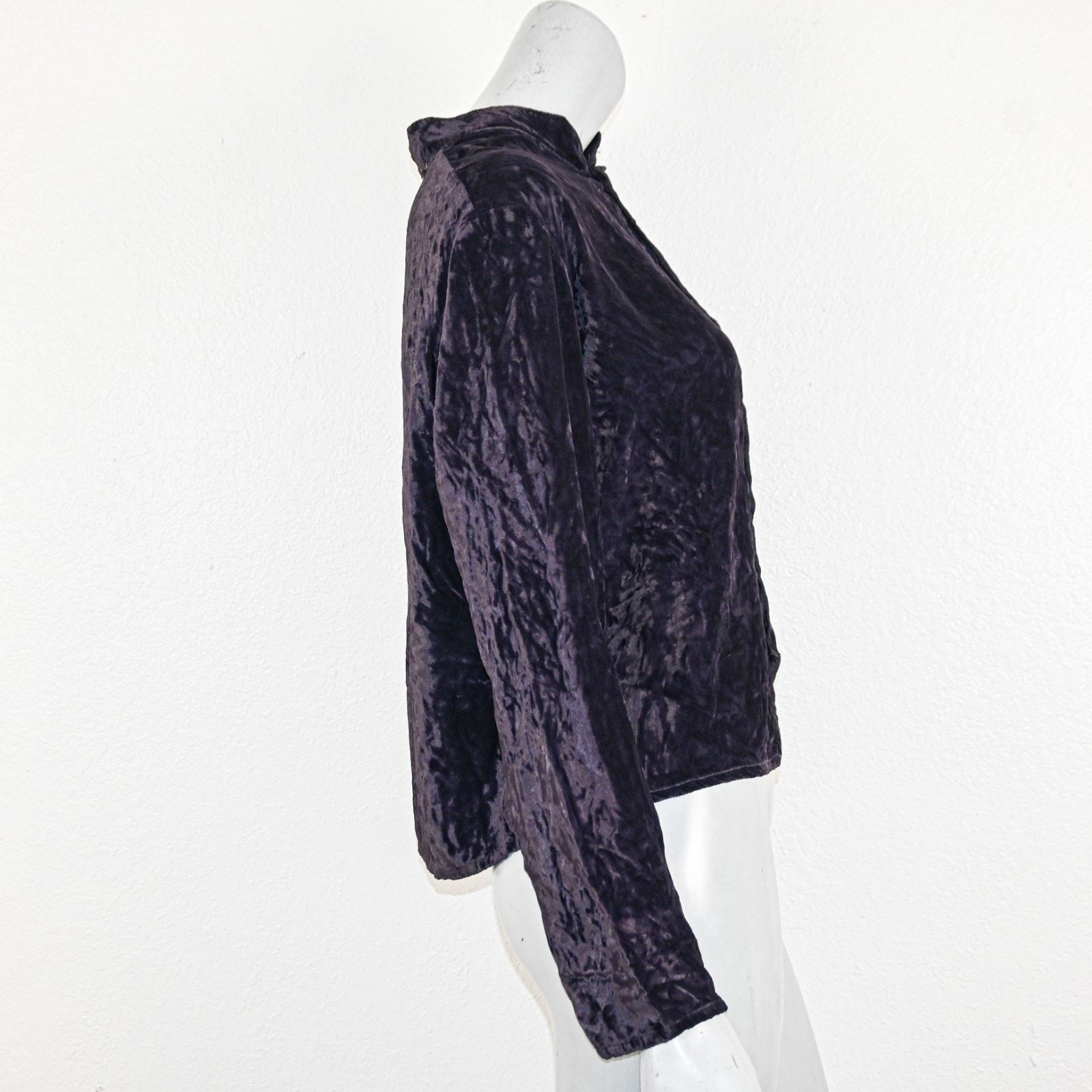 CP Shades CP Shades Medium Purple Velvet blouse button up Rayon Size M / US 6-8 / IT 42-44 - 4 Thumbnail