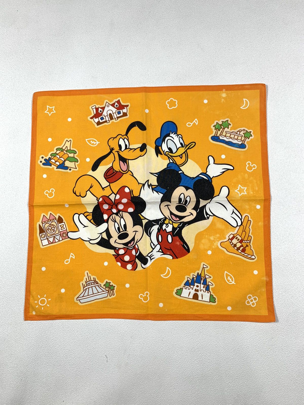 Disney × Universal Studios Handkerchief disneyland Size ONE SIZE - 1 Thumbnail