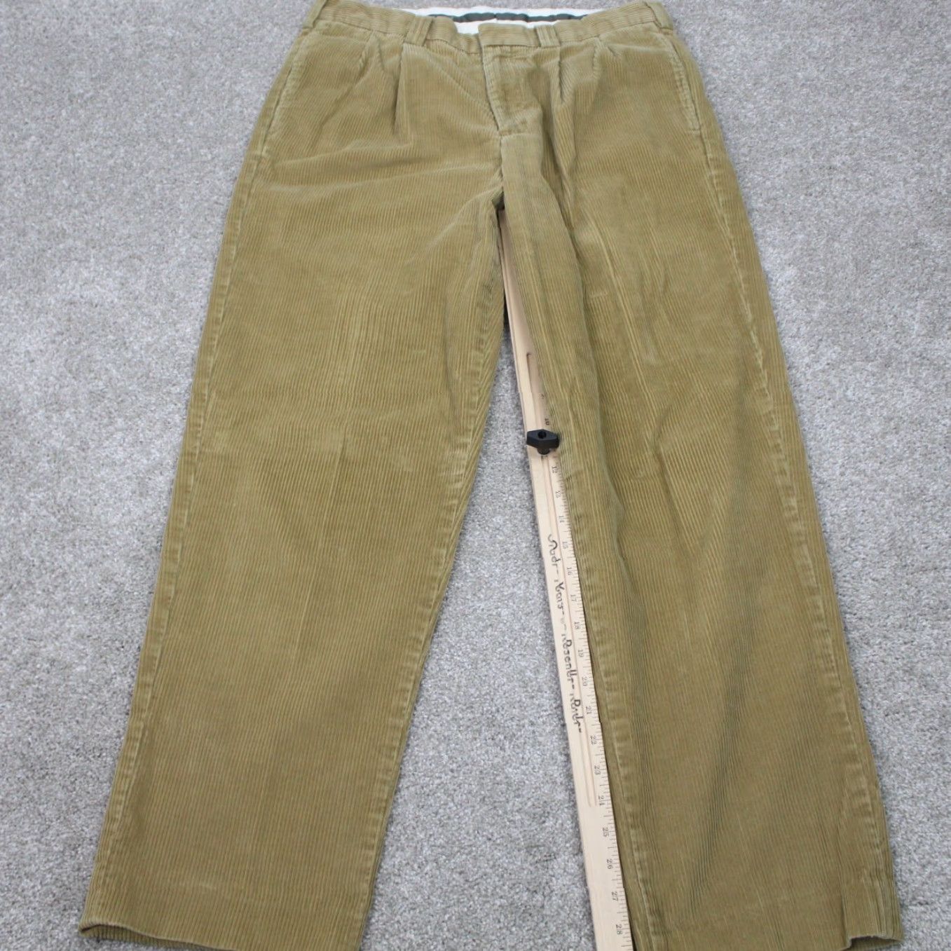 Vintage L.L. Bean Corduroy Pants Mens 34 Beige Classic Fit Pleated Straight Inseam 30" Size US 34 / EU 50 - 3 Thumbnail