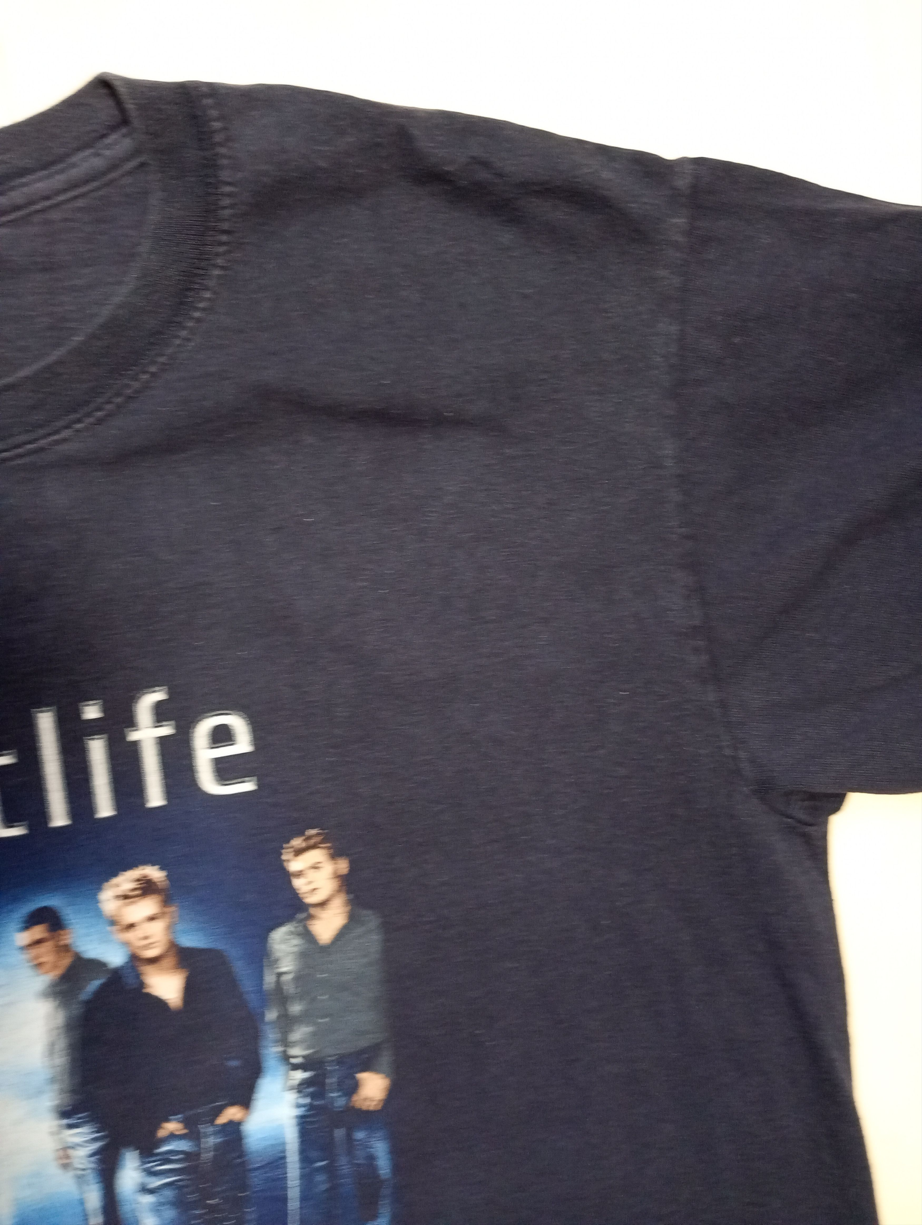 Gildan Westlife World Of Our Own Tour 2002 Gildan T-Shirt Size US L / EU 52-54 / 3 - 9 Thumbnail