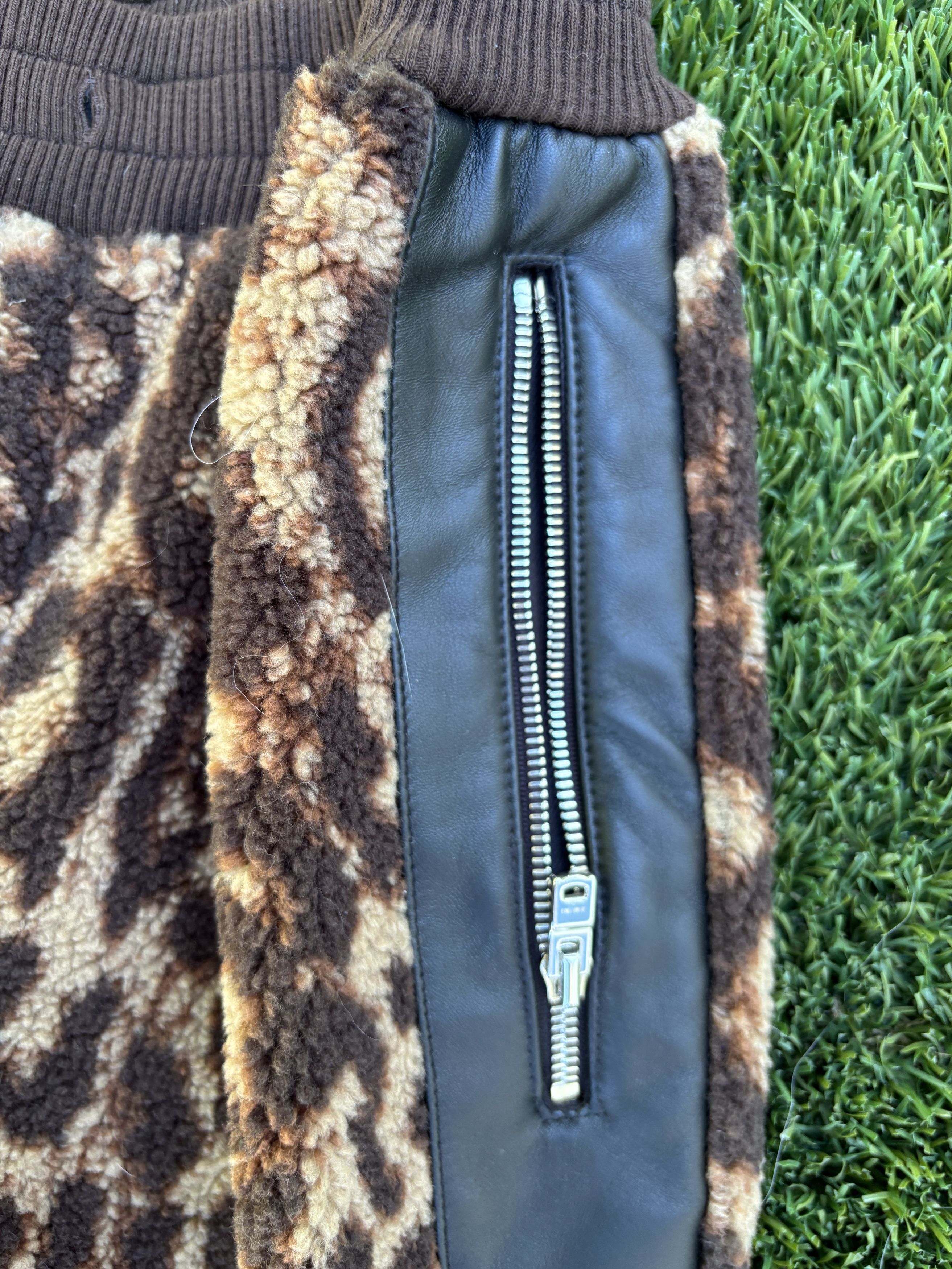 Amiri Amiri Brown Leopard Print Fleece Sherpa Pants Size US 32 / EU 48 - 7 Thumbnail