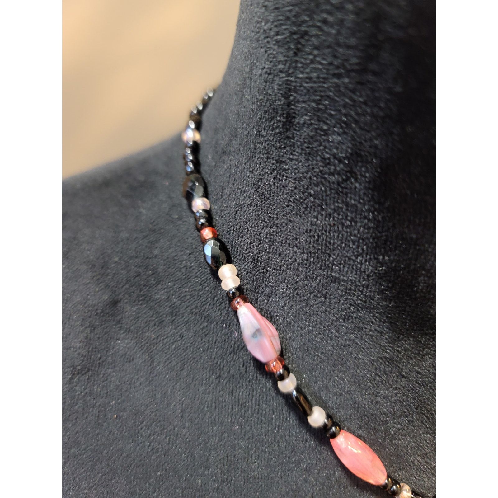 The Unbranded Brand Pink And Black Beaded Necklace With Oval Pendant Hook Clasp Size ONE SIZE - 5 Thumbnail