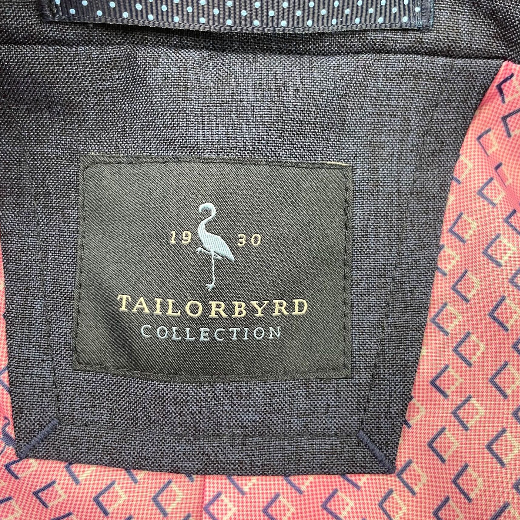 Tailorbyrd Tailorbyrd Men’s Blazer Navy Blue 44 Long 2-Button Chest 44 Polyester Notch Lapel Four-Button Sleeve Vintage? No. Size 44R - 5 Thumbnail