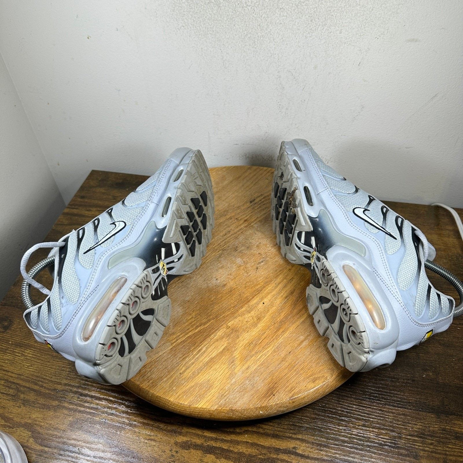 Nike Nike Air Max Plus TN Men's Grey Shoes Size 9 852630-021 Size US 9 / EU 42 - 7 Thumbnail