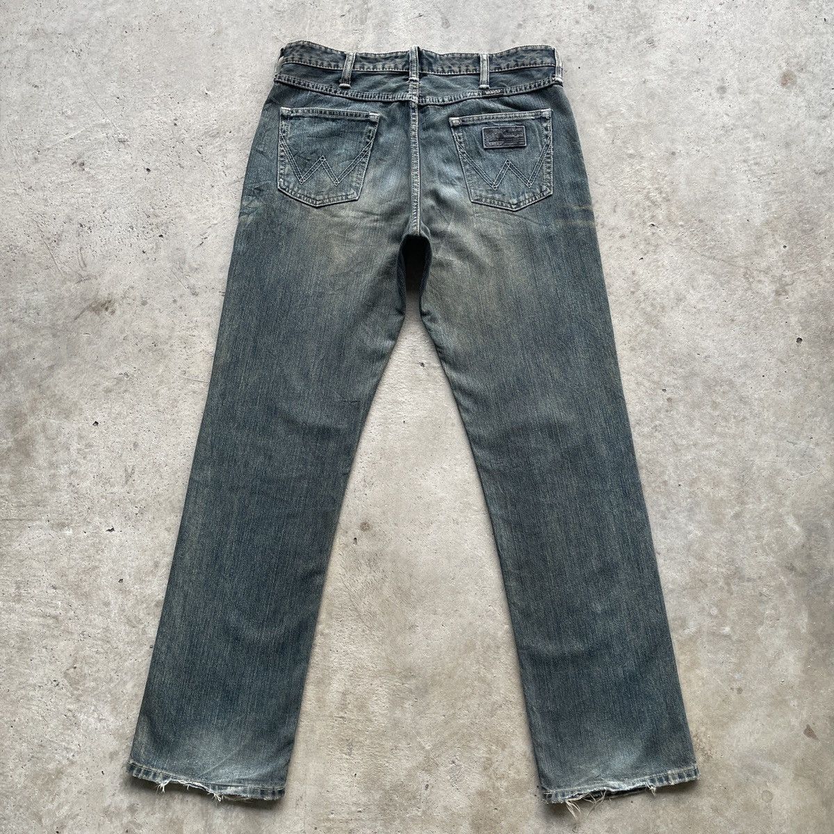 Wrangler W33x32💥 Vintage Wrangler Faded Distressed Denim Jeans Pants Size US 33 - 13 Thumbnail