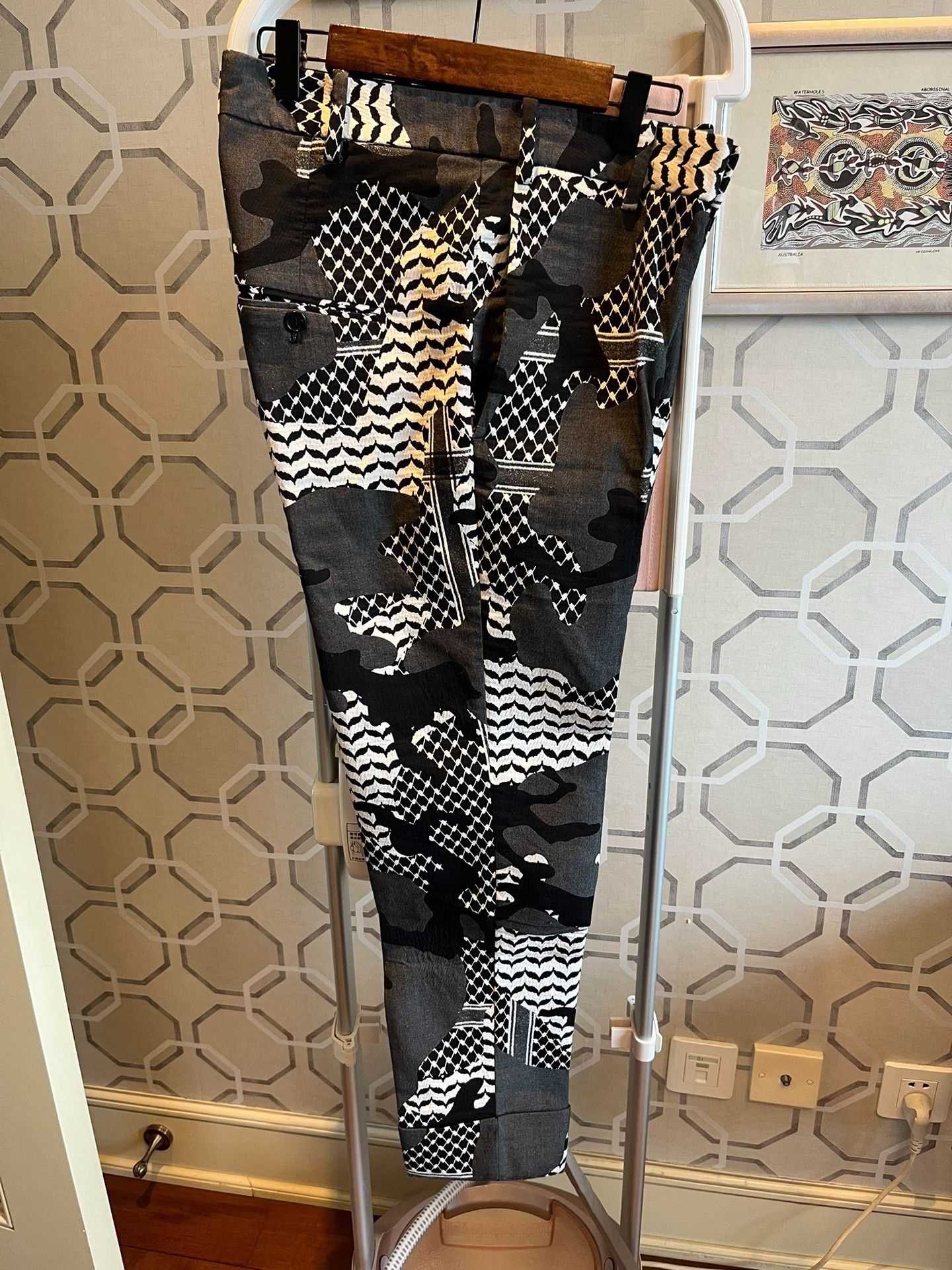 Neil Barrett Neil Barrett Gray Camouflage Cropped Pants Size US 30 / EU 46 - 6 Thumbnail