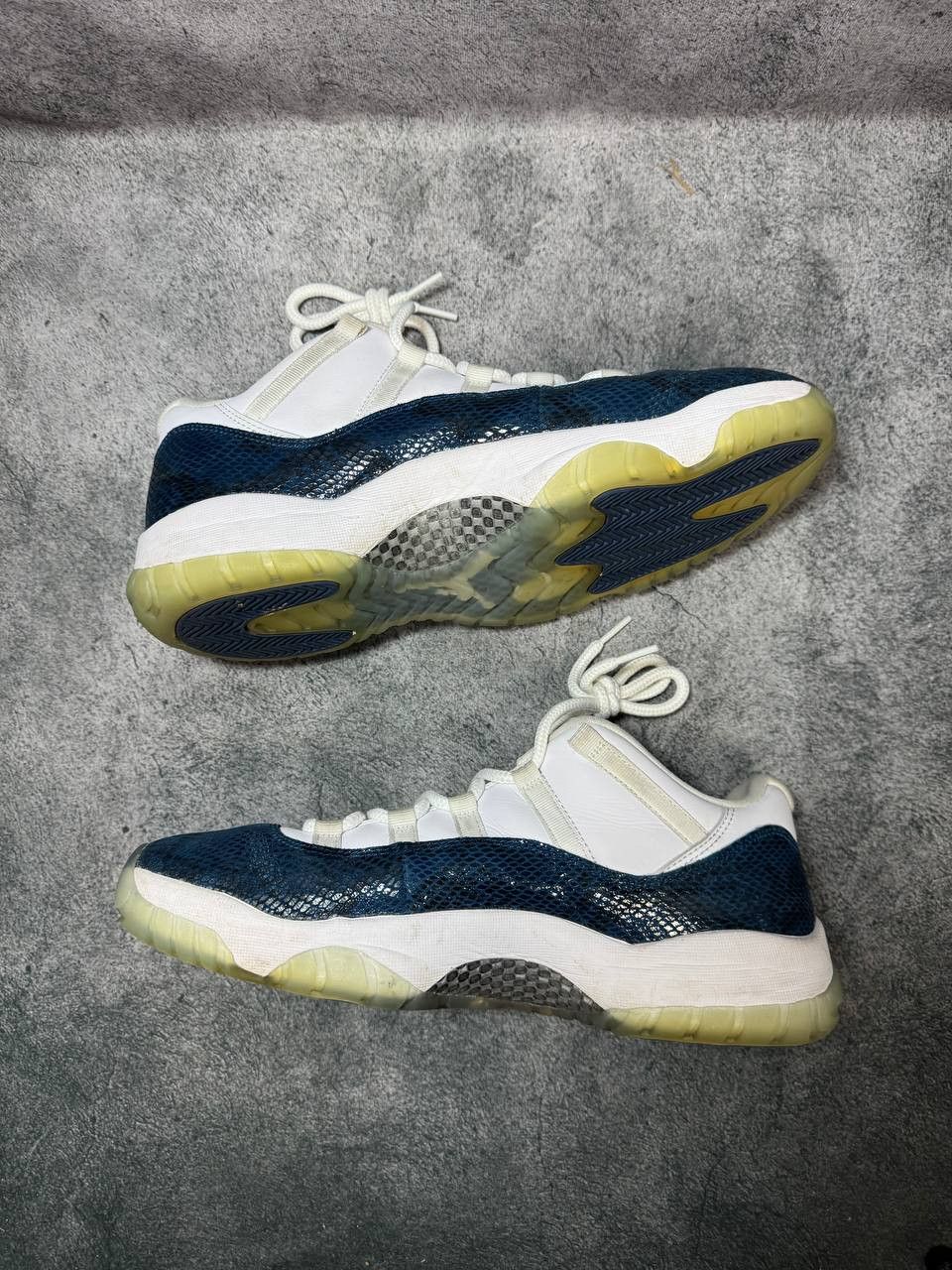 Jordan Brand Size 12.5 | Jordan 11 Snakeskin Low No Box | Pre-Owned Size US 12.5 / EU 45-46 - 7 Thumbnail