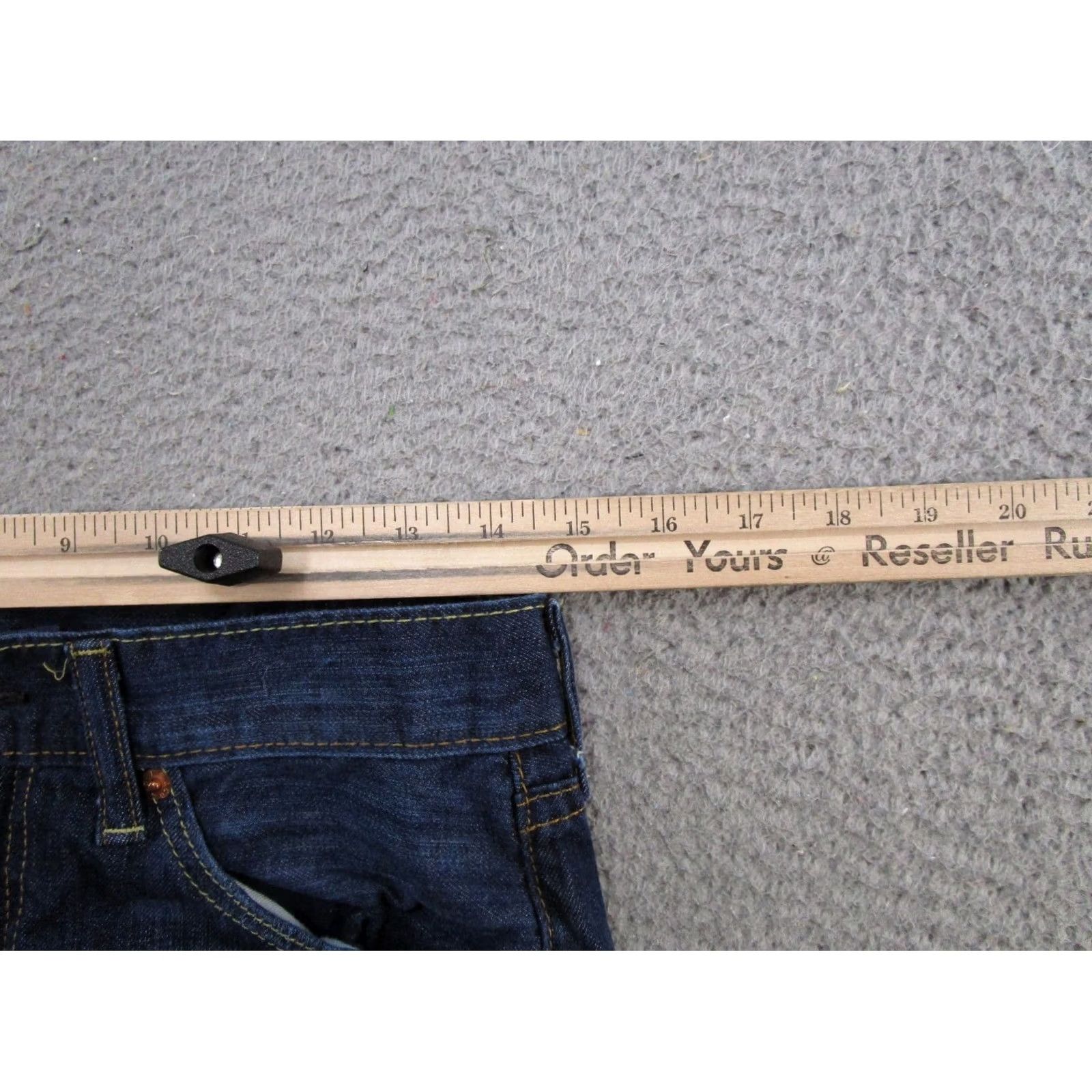 Levi's Levi's 514 Jeans Mens Size 29x30 Blue Denim Straight Leg 5-Pocket Regular Rise Medium Wash - Size US 29 - 7 Thumbnail