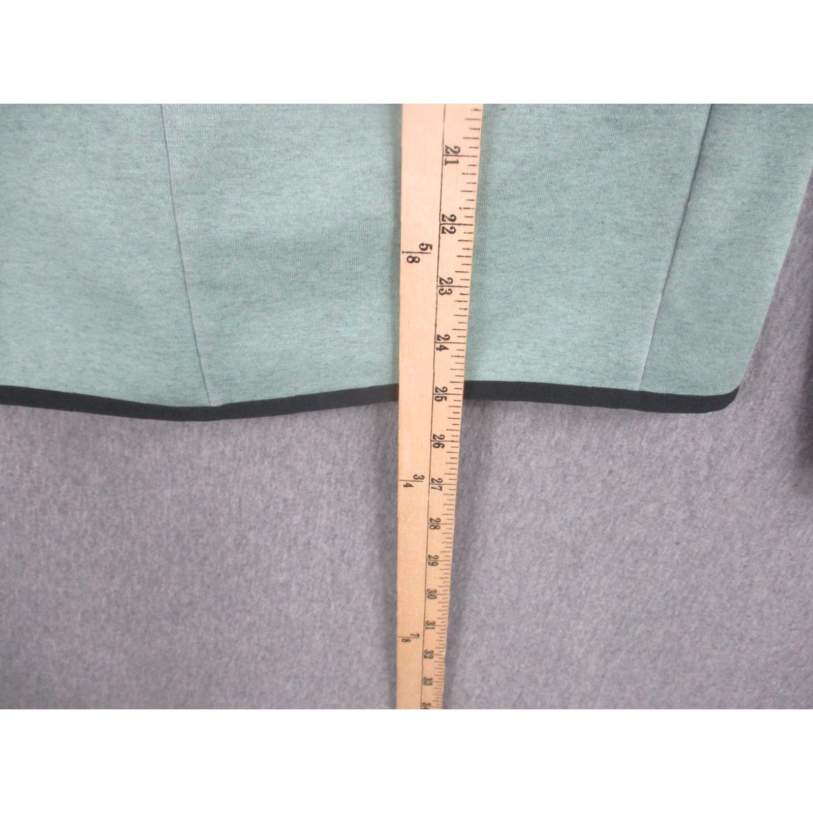 Nike Nike Hoodie Womens Small Green Full Zip Fleece Chest Zip Pocket DR9150-361 Size S / US 4 / IT 40 - 6 Thumbnail