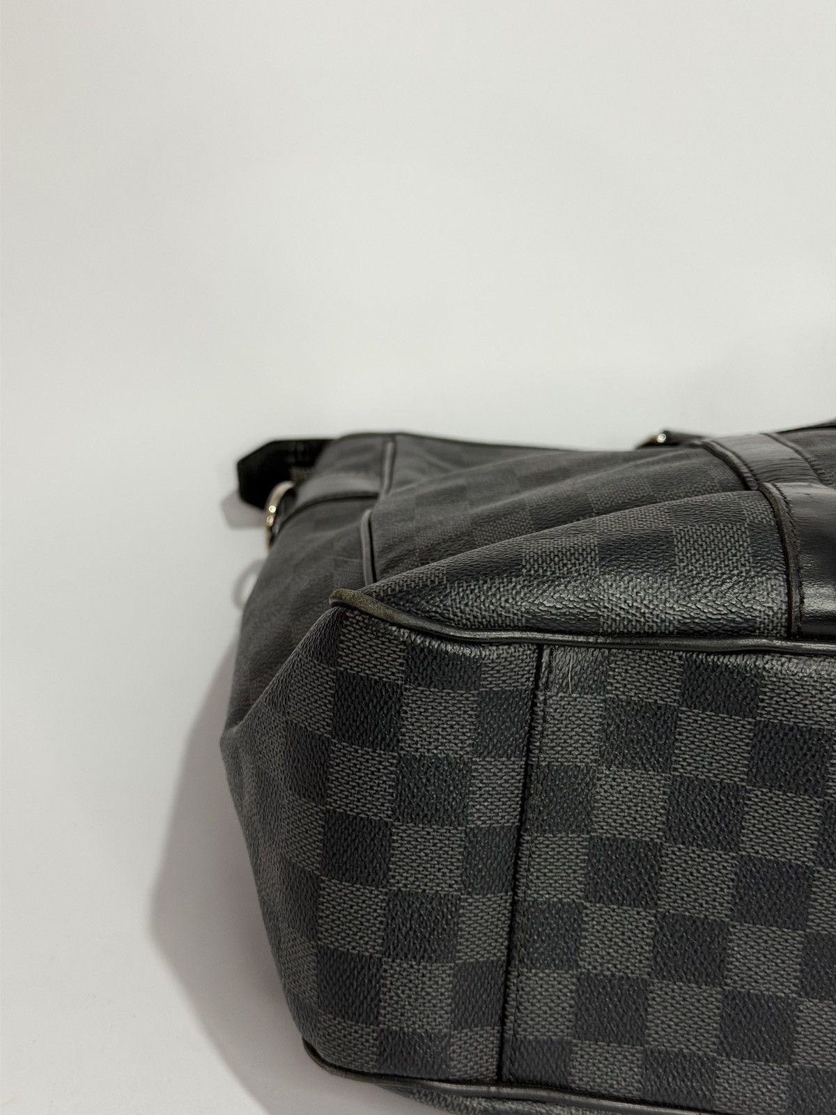 Louis Vuitton Louis Vuitton Damier Graphite Canvas Tadao Bag Size ONE SIZE - 8 Thumbnail