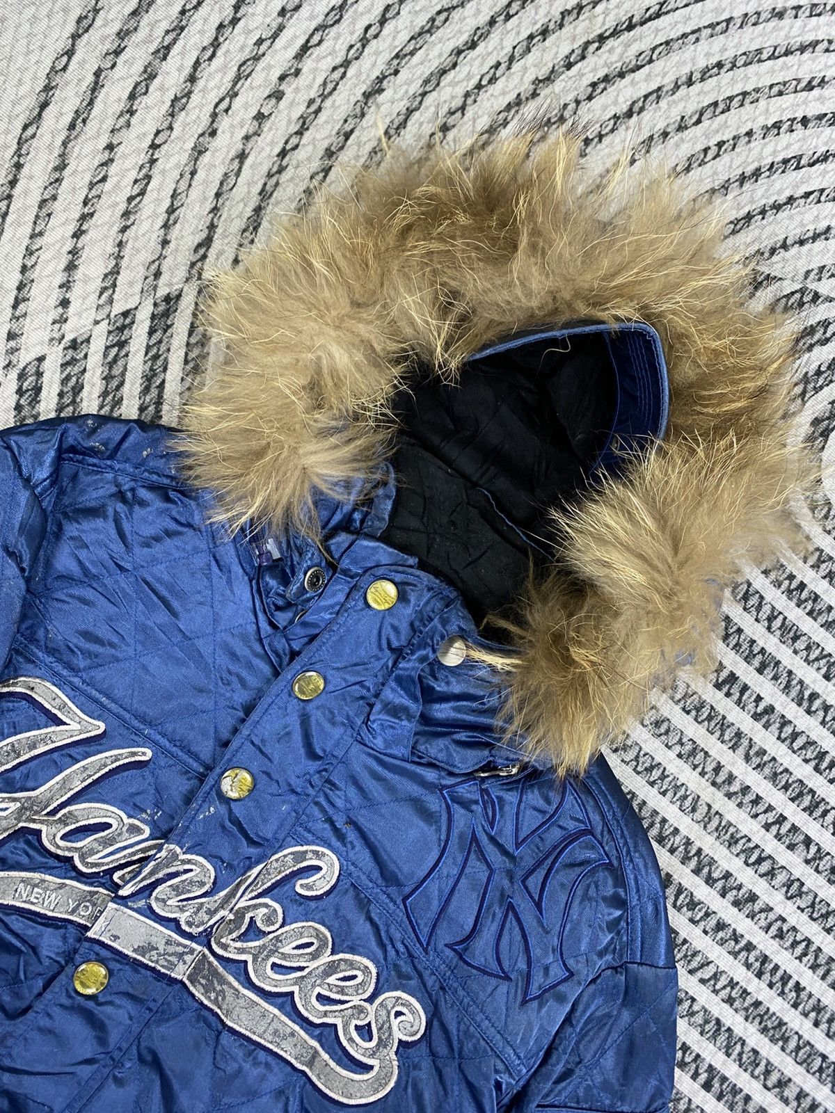 New York Yankees Vintage New York Yankees MLB Faux Fur Hoodie Jacket Size US L / EU 52-54 / 3 - 7 Thumbnail