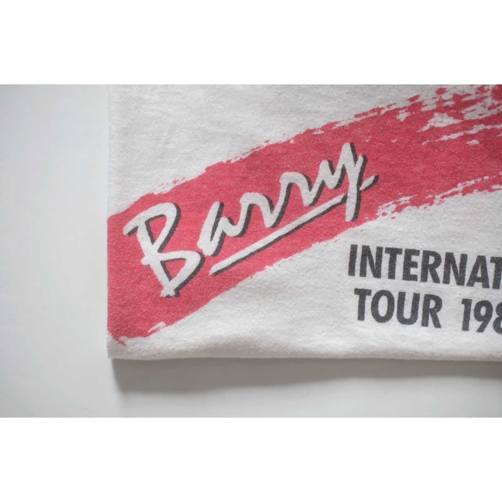 Vintage VINTAGE BARRY MANILOW 80s INTERNATIONAL TOUR MUSIC USA MADE GRAPHIC T SHIRT Men SZ L Size US L / EU 52-54 / 3 - 4 Thumbnail
