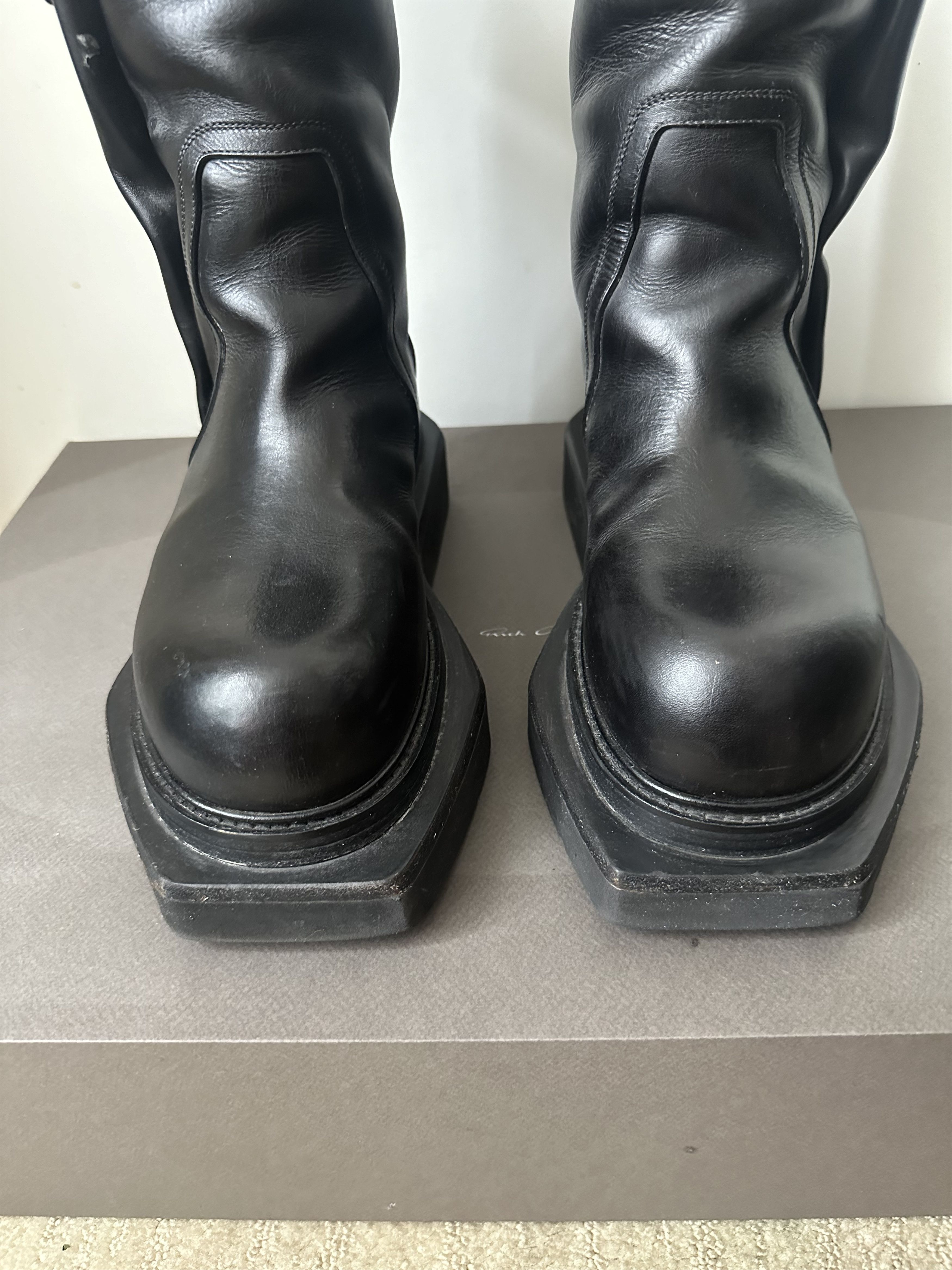 Rick Owens Fogpocket Cyclops SS22 Fogachine Runway