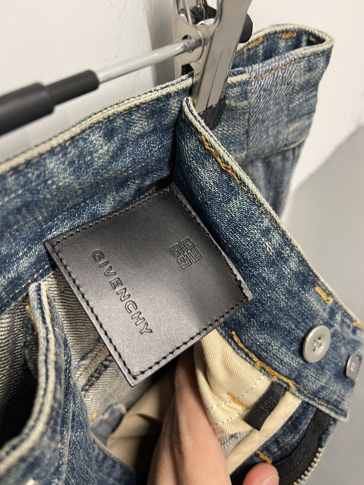 Givenchy Givenchy denim destroyed jeans Size US 30 / EU 46 - 4 Thumbnail