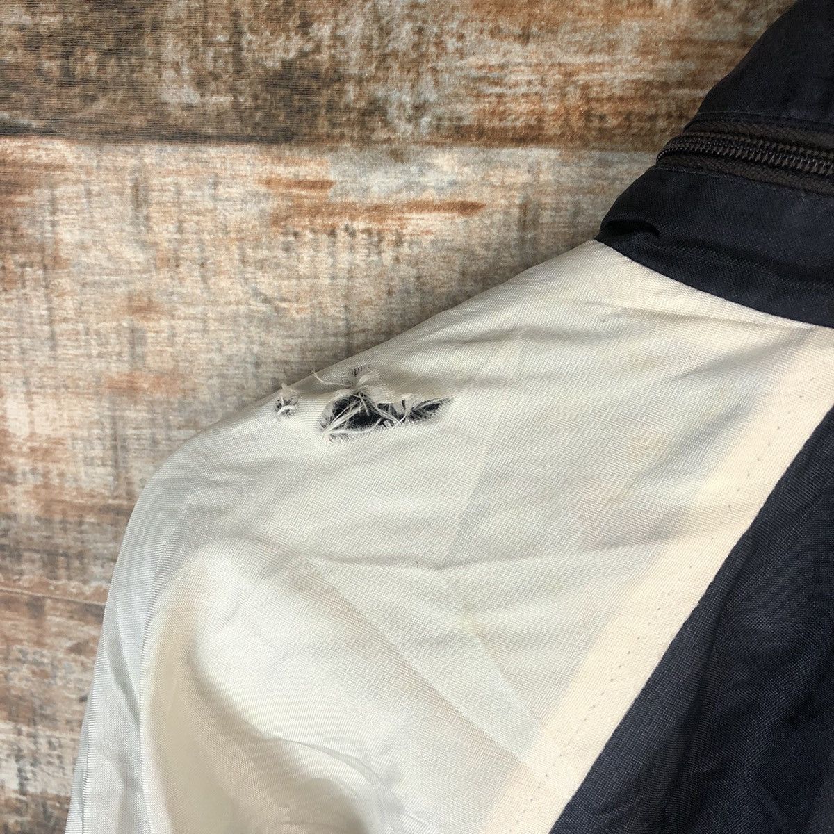 Canterbury of New Zealand D Canterbury Of New Zealand ripped distressed Jacket #A1974 Size US L / EU 52-54 / 3 - 16 Thumbnail
