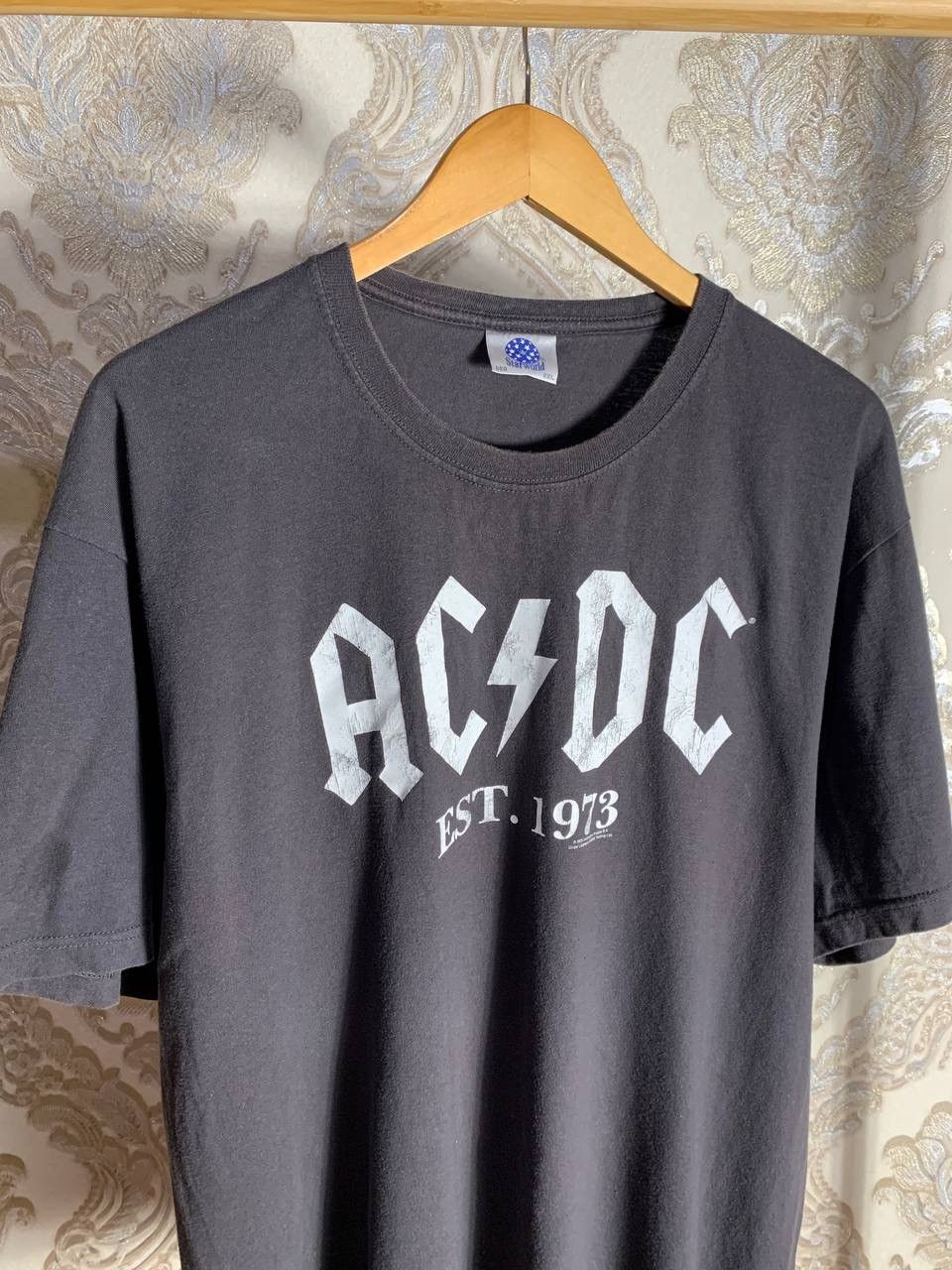 Band Tees VINTAGE AC/DC WORLD TOUR ROCK T-SHIRT METAL PUNK Y2K 90s Size US XXL / EU 58 / 5 - 3 Thumbnail