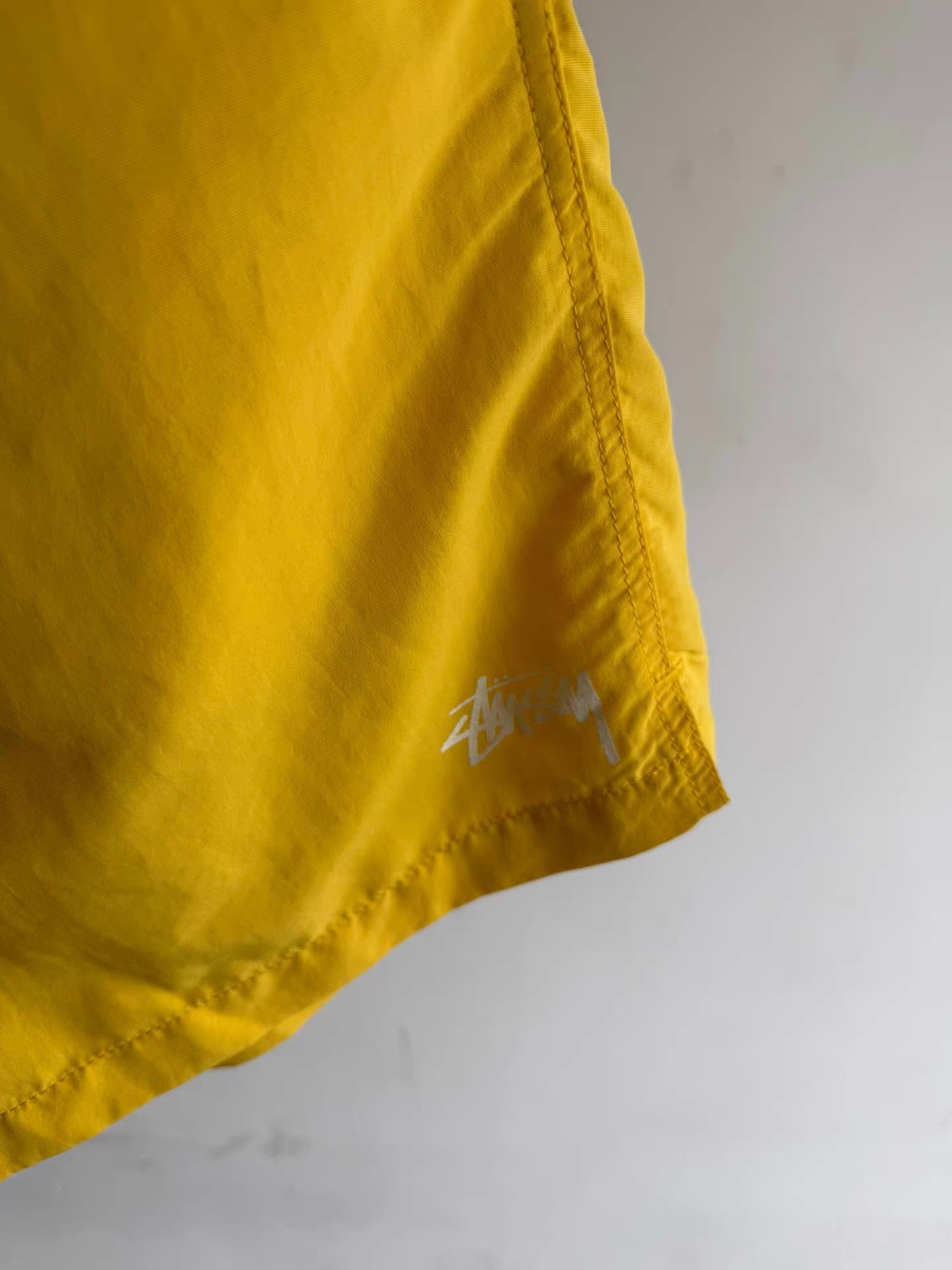 Stussy STUSSY Yellow Surf Shorts Q17 Size US 34 / EU 50 - 3 Thumbnail
