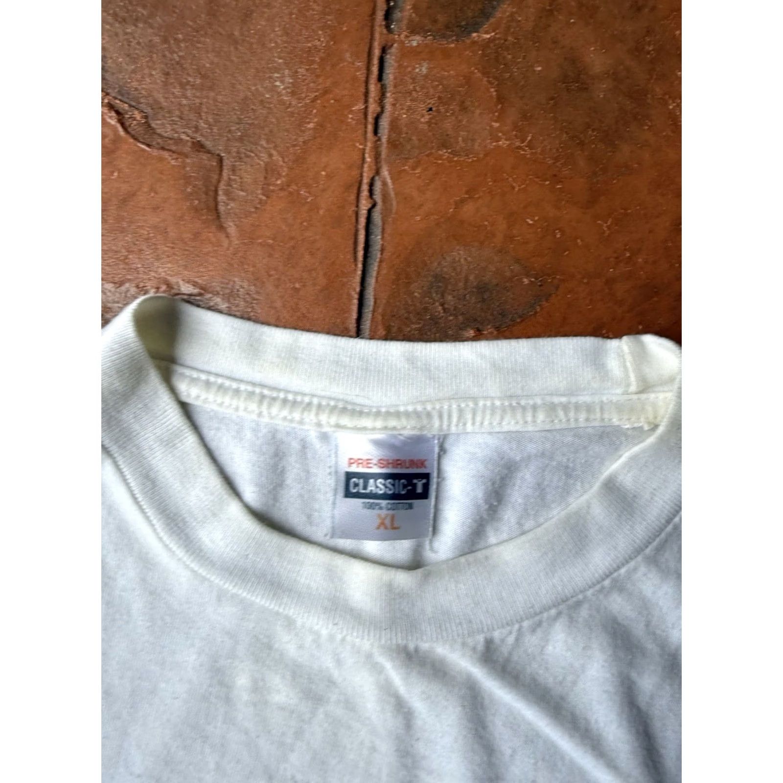Vintage VINTAGE 2001 America United We Stand 9/11 Twin Towers Memorial T-Shirt XL White USA FDNY Mens Regular Short Sleeve Cotton Logo Crew Neck Size US XL / EU 56 / 4 - 2 Thumbnail