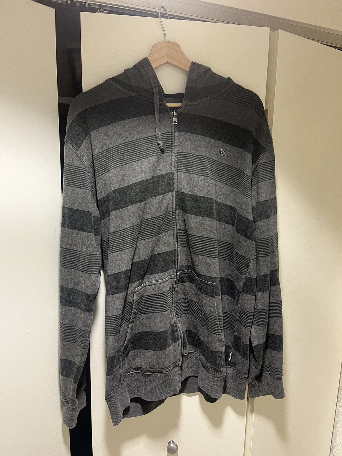 Quiksilver Quiksilver Gray Zip Up Hoodie Size US XL / EU 56 / 4 - 1 Thumbnail