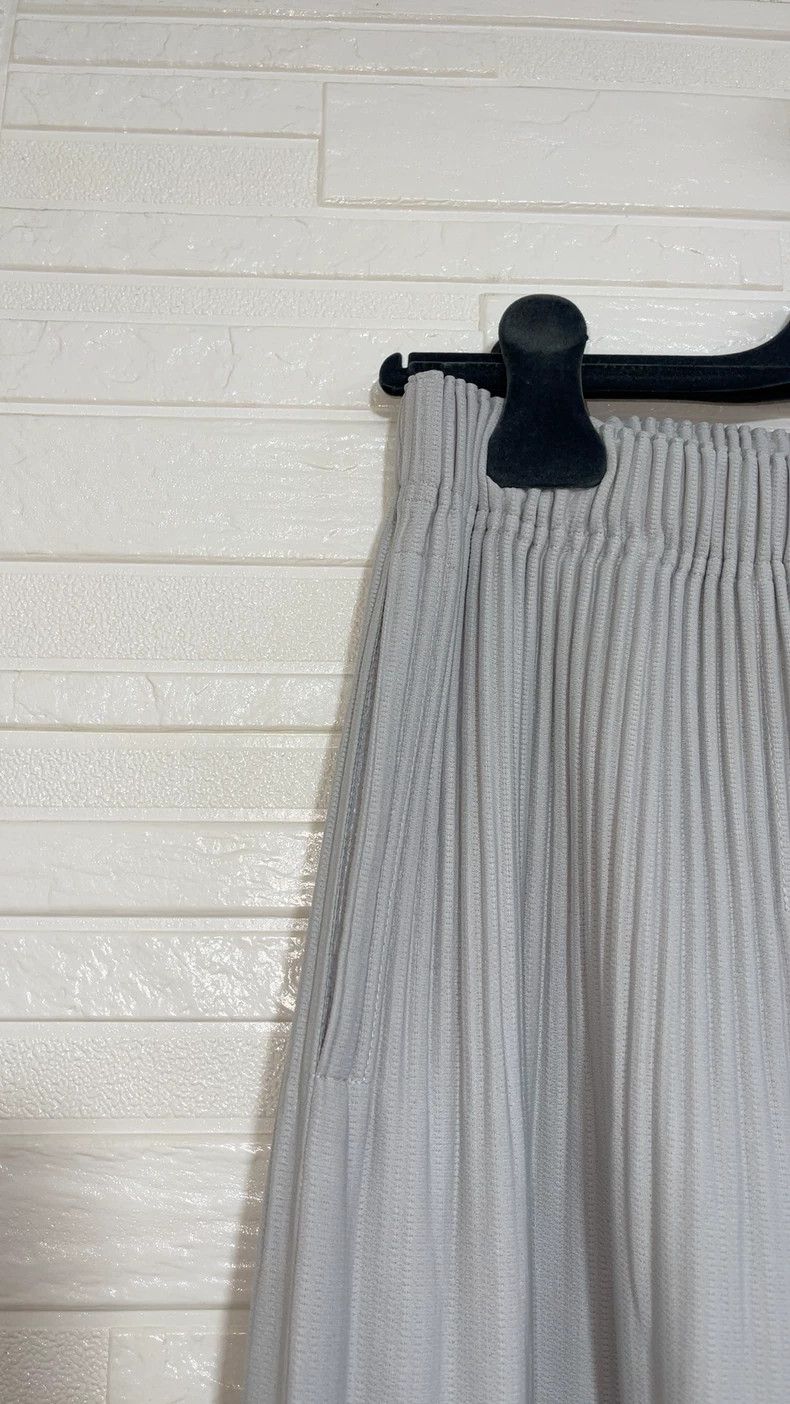 Issey Miyake Issey Miyake size:1 Grey pleated casual pants Size 22" - 2 Thumbnail