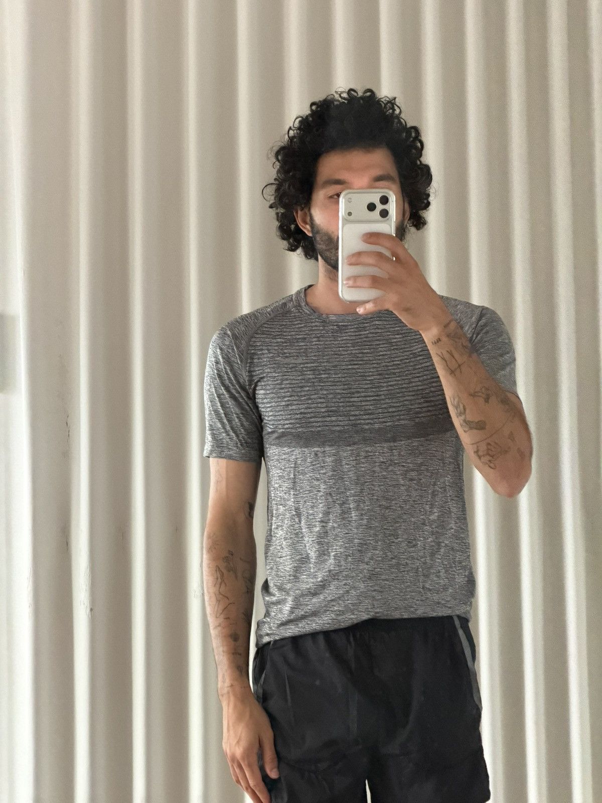 Nike Nike Dri-FIT Grey Seamless Running Tee (Size S) Size US S / EU 44-46 / 1 - 1 Thumbnail