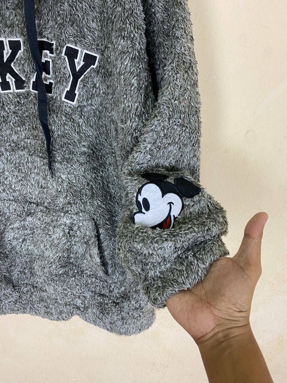 Disney × Mickey Mouse Disney Big Font Mickey Sherpa Hoodie Size US L / EU 52-54 / 3 - 5 Thumbnail