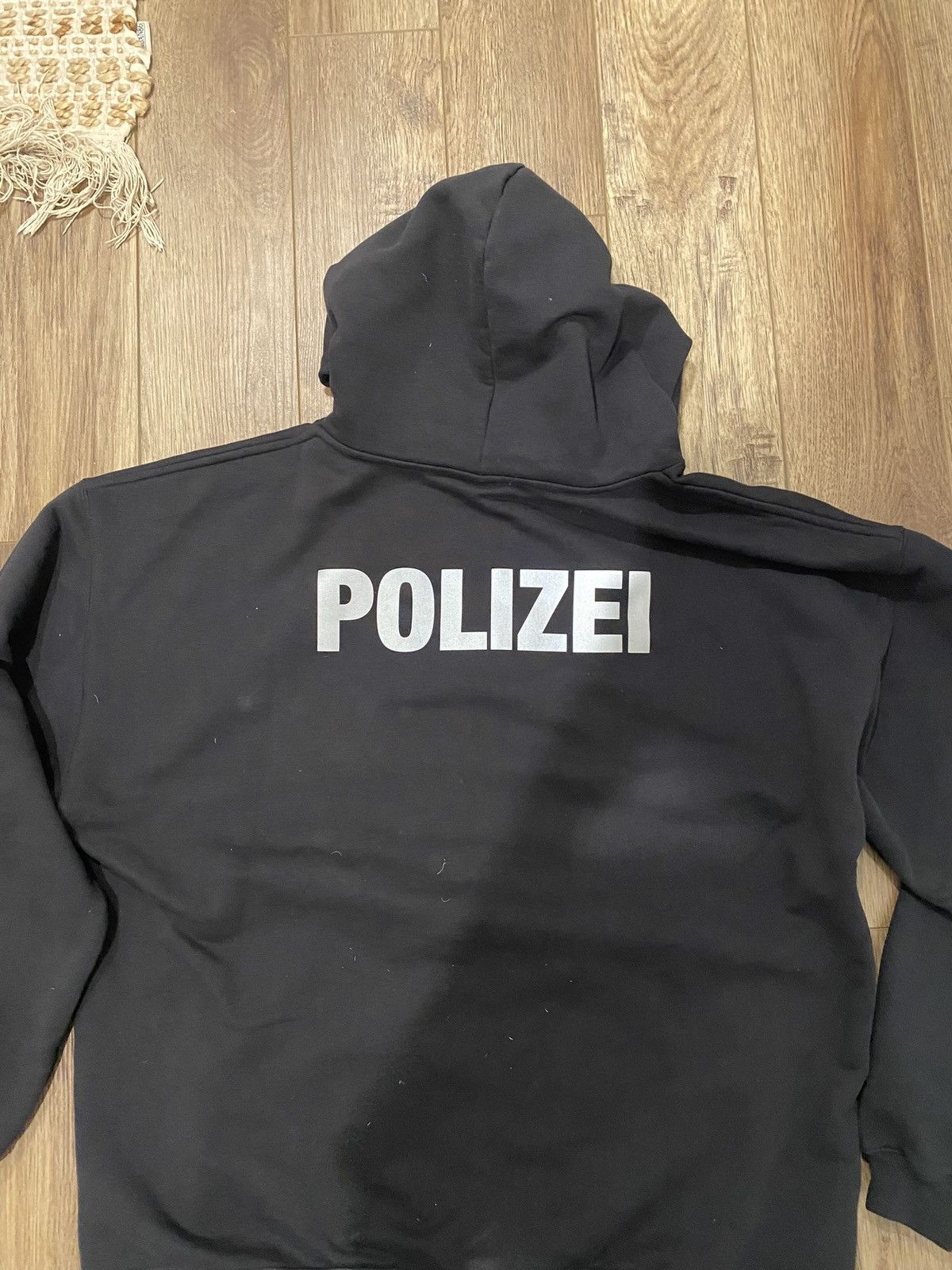 Vetements Vetements Polizei Hoodie Size US L / EU 52-54 / 3 - 2 Thumbnail