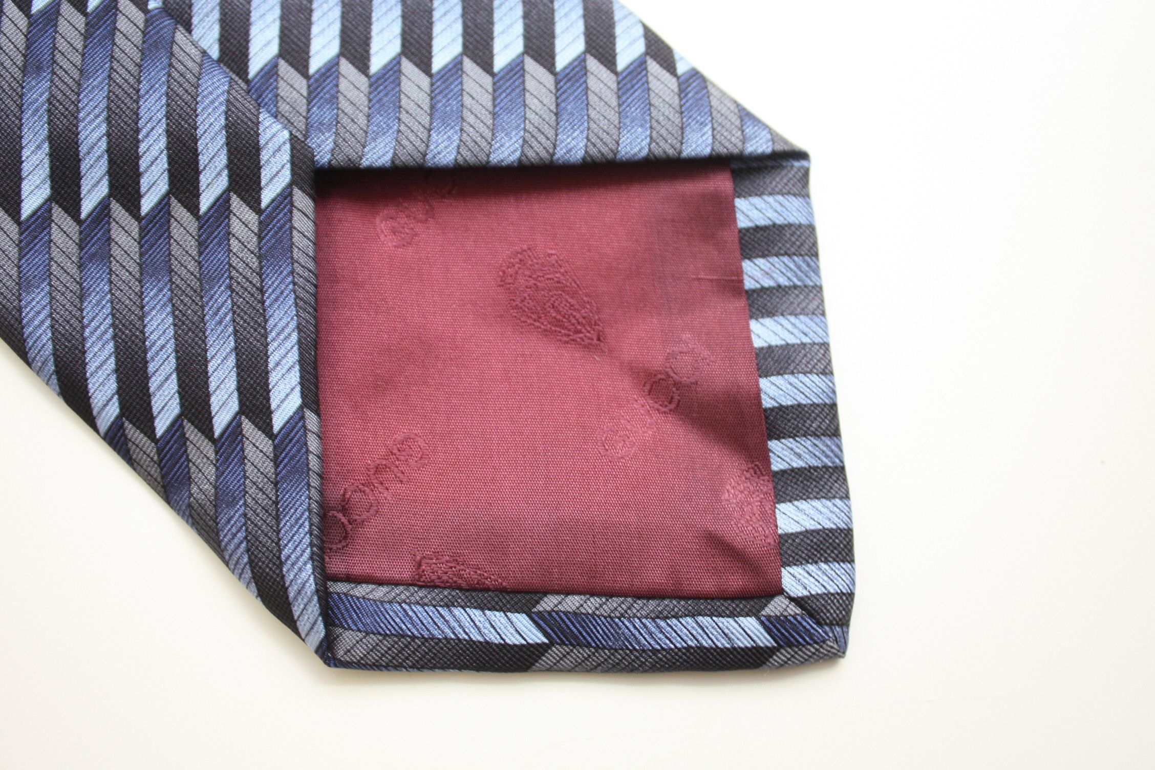 Gucci Gucci Navy Blue Silk Tie Made In Italy Size ONE SIZE - 3 Thumbnail