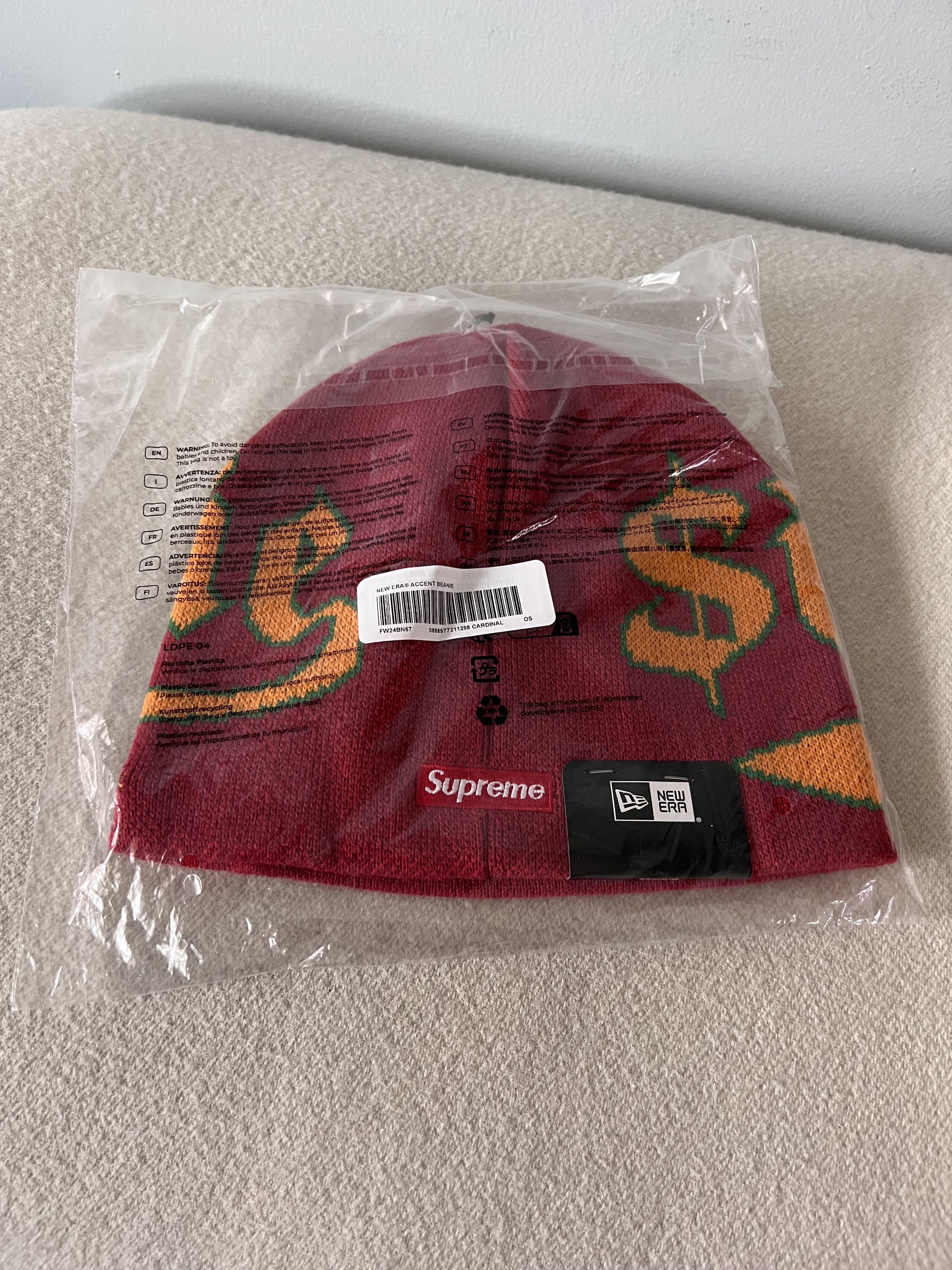 New Era × Supreme Supreme New Era Accent Skullcap Beanie in Cardinal Red Size ONE SIZE - 2 Thumbnail