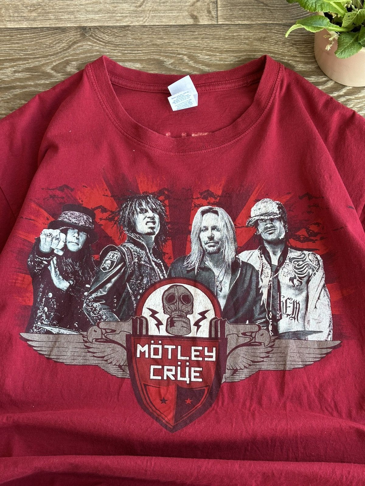 Band Tees 🔥 Motley Crue x Poison Tour 2011 Vintage Rock Band USA Shirt Size US L / EU 52-54 / 3 - 3 Thumbnail