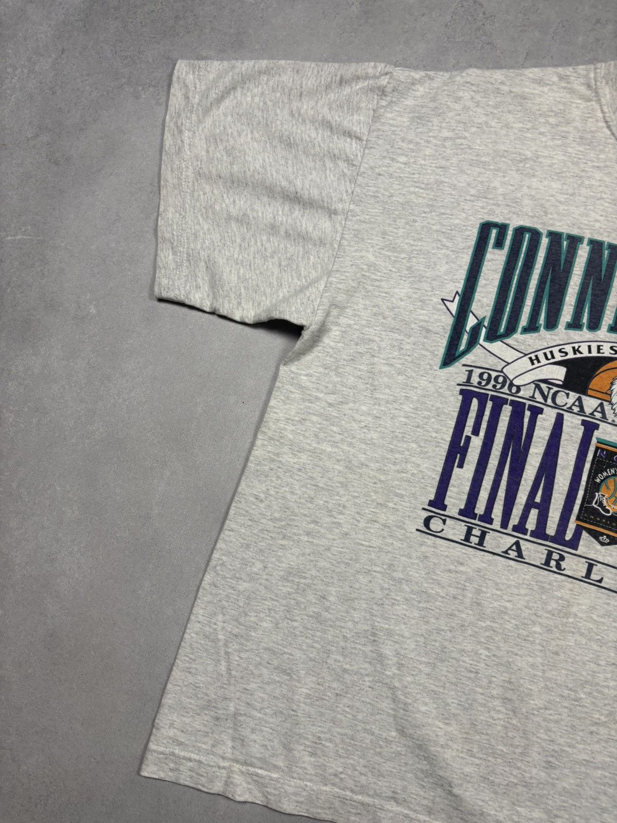 NCAA Vintage 1996 UConn Huskies NCAA Women’s Final Four T-Shirt L Size US L / EU 52-54 / 3 - 3 Thumbnail