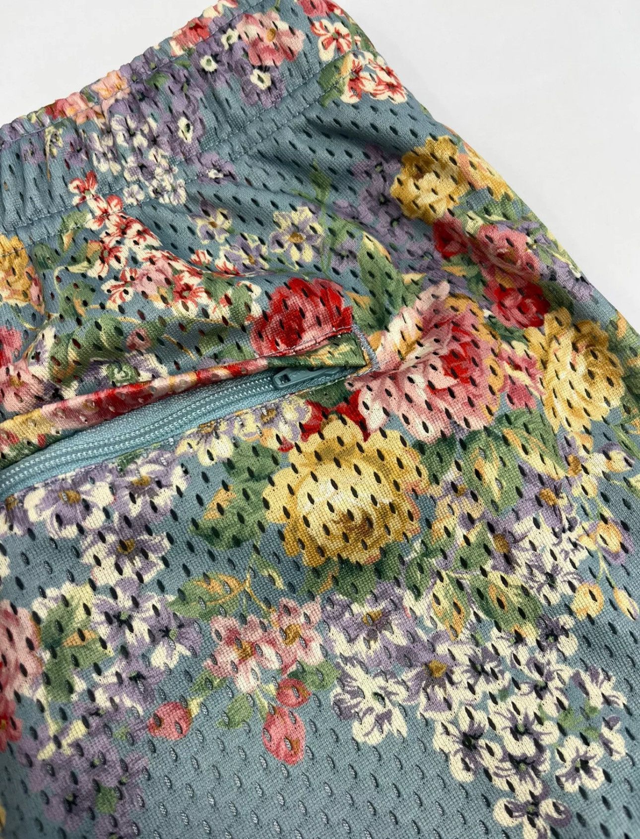John Elliott FLOWER PRINT MESH SHORTS Size US 36 / EU 52 - 4 Thumbnail