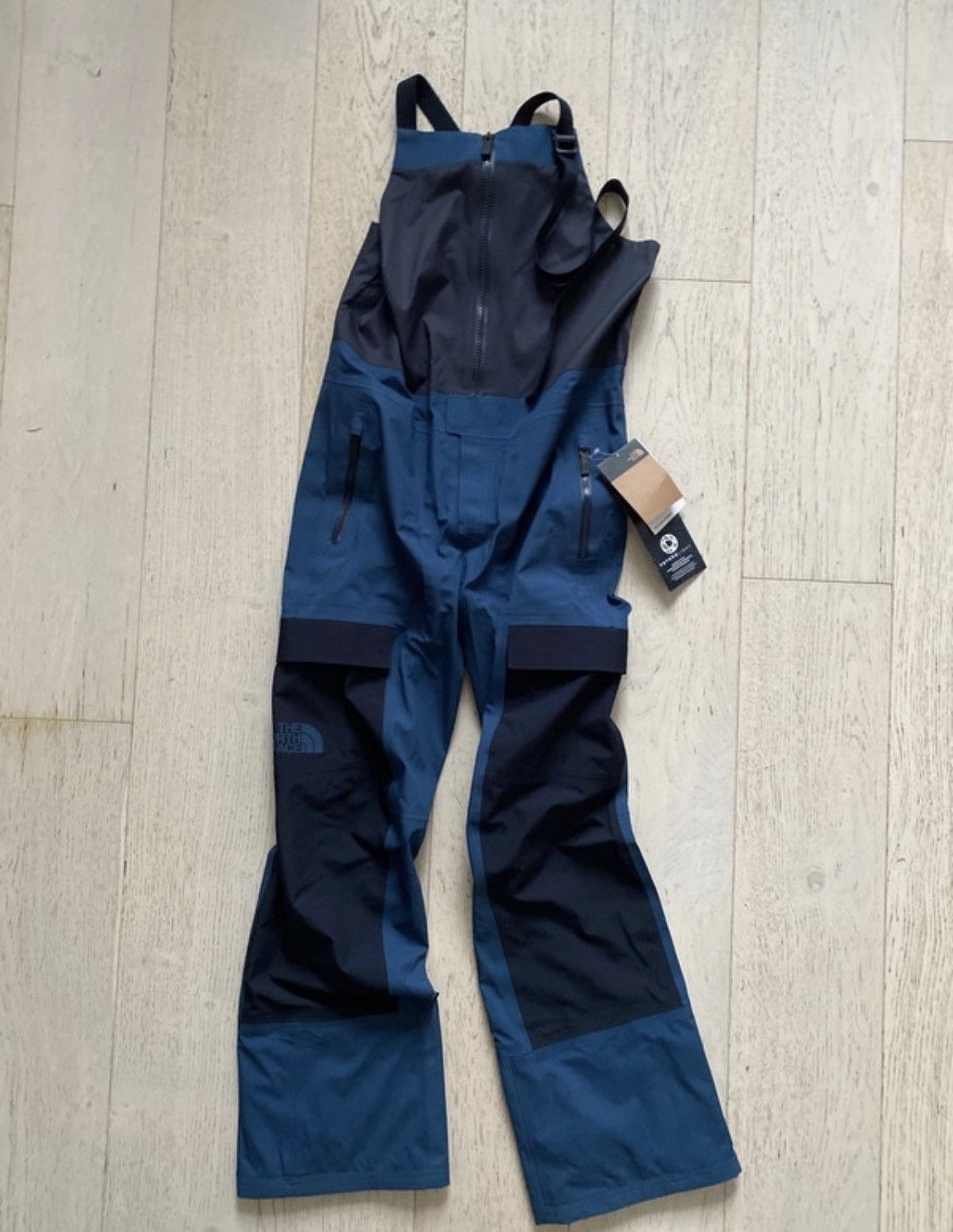 image of The North Face Beatty Futurelight Ski Bib Pant in Navy, Men's (Size Small)