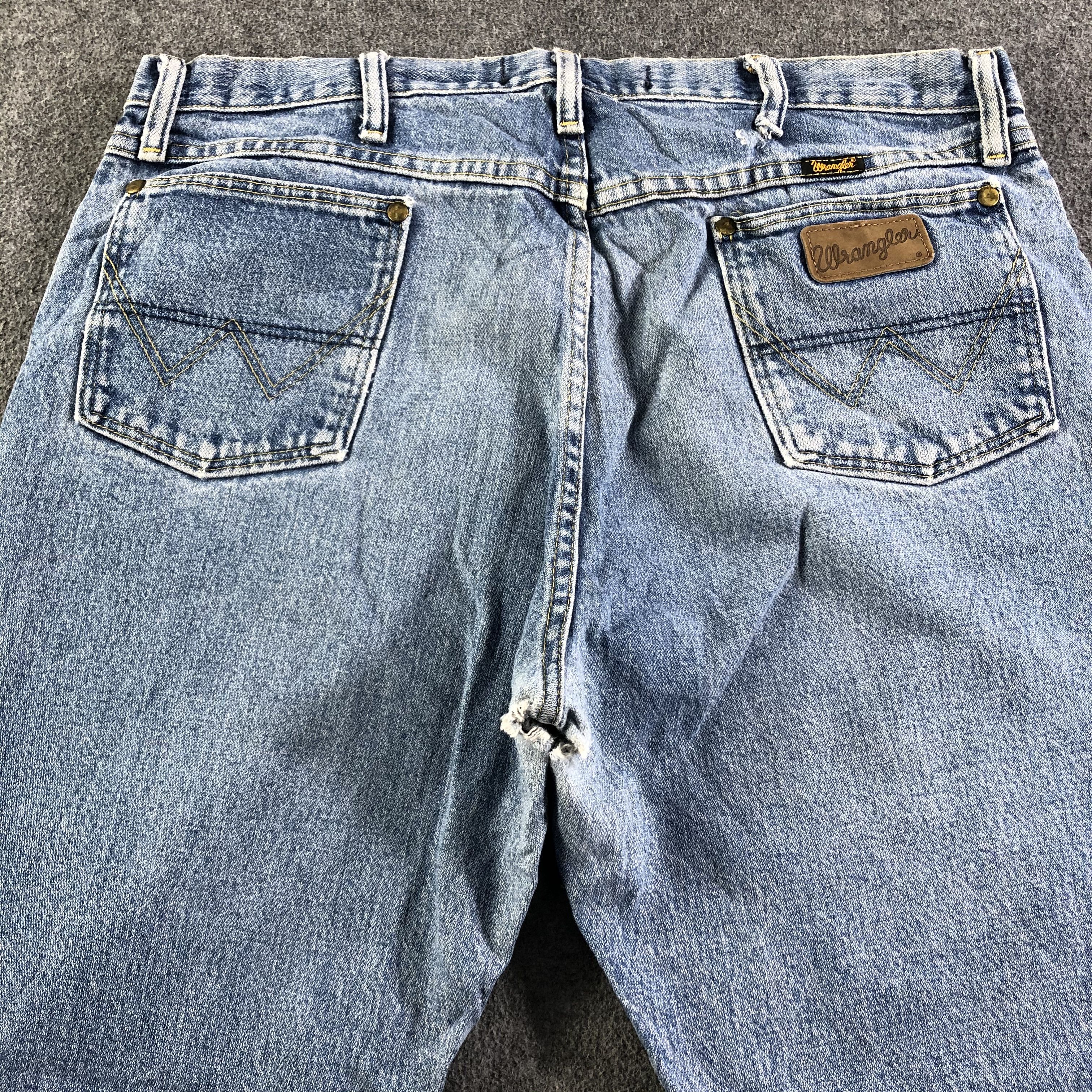 Vintage Vintage Blue Wash Wrangler Jeans-J3061 Size US 36 / EU 52 - 4 Thumbnail