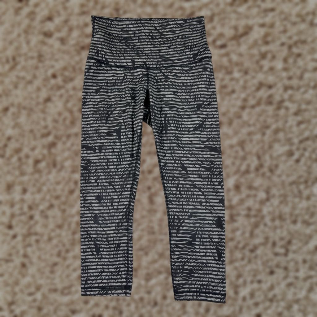 Lululemon Lululemon Pants Womens Wunder Under Crop II Full-On Luon 4 Black Gray W6C45S Size 27" / US 4 / IT 40 - 1 Thumbnail