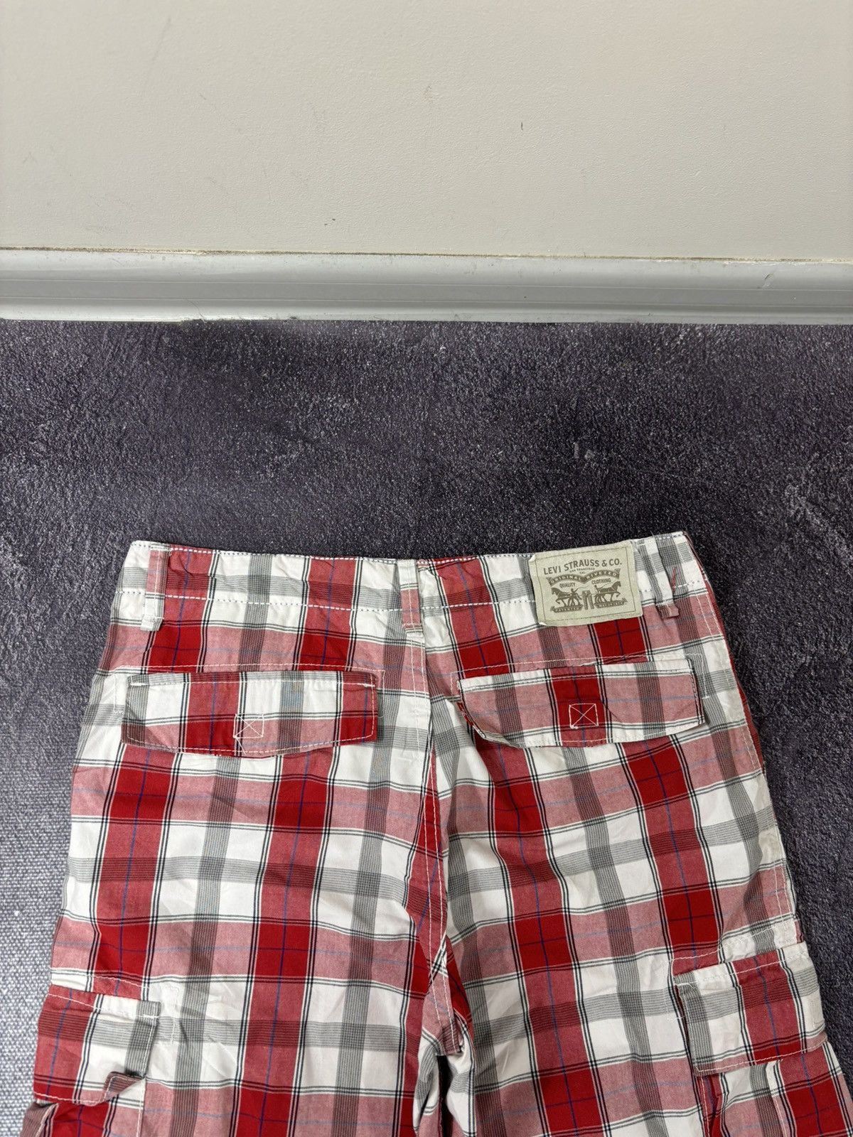 Levi's Vintage Levi’s Y2K Men’s Casual Dad Hype Cargo Shorts Size US 29 - 6 Thumbnail