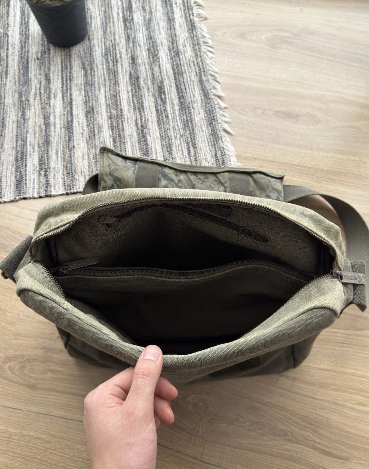 Avirex VINTAGE AVIREX USA ARCHIVE ARMY CROSSBODY SHOULDER BAG MEN Size ONE SIZE - 9 Thumbnail