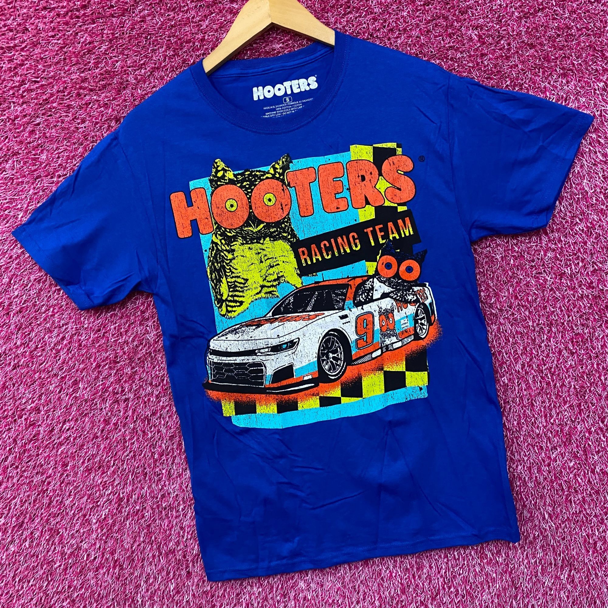 Other Hooters Racing Team Race Car Number 9 Graphic Design T-Shirt Size US S / EU 44-46 / 1 - 3 Thumbnail