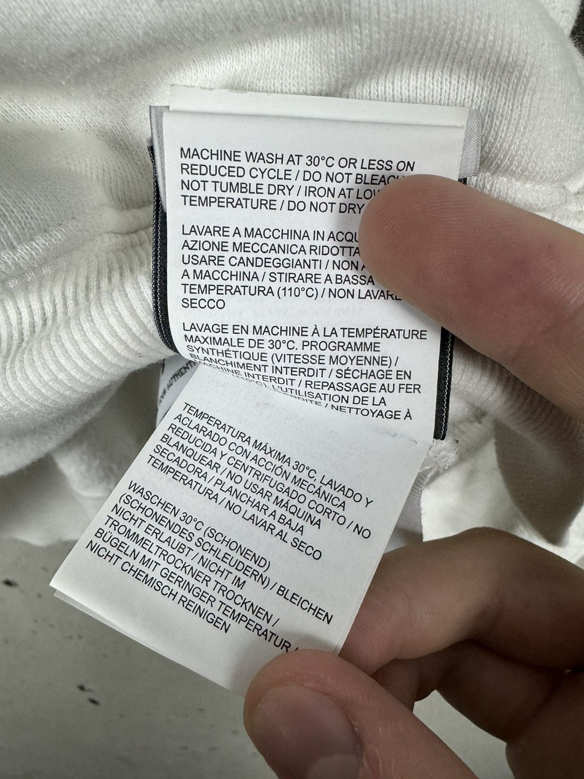 Off-White × Virgil Abloh Off-White World Caterpillar Print Hoodie - Medium Size US M / EU 48-50 / 2 - 7 Thumbnail