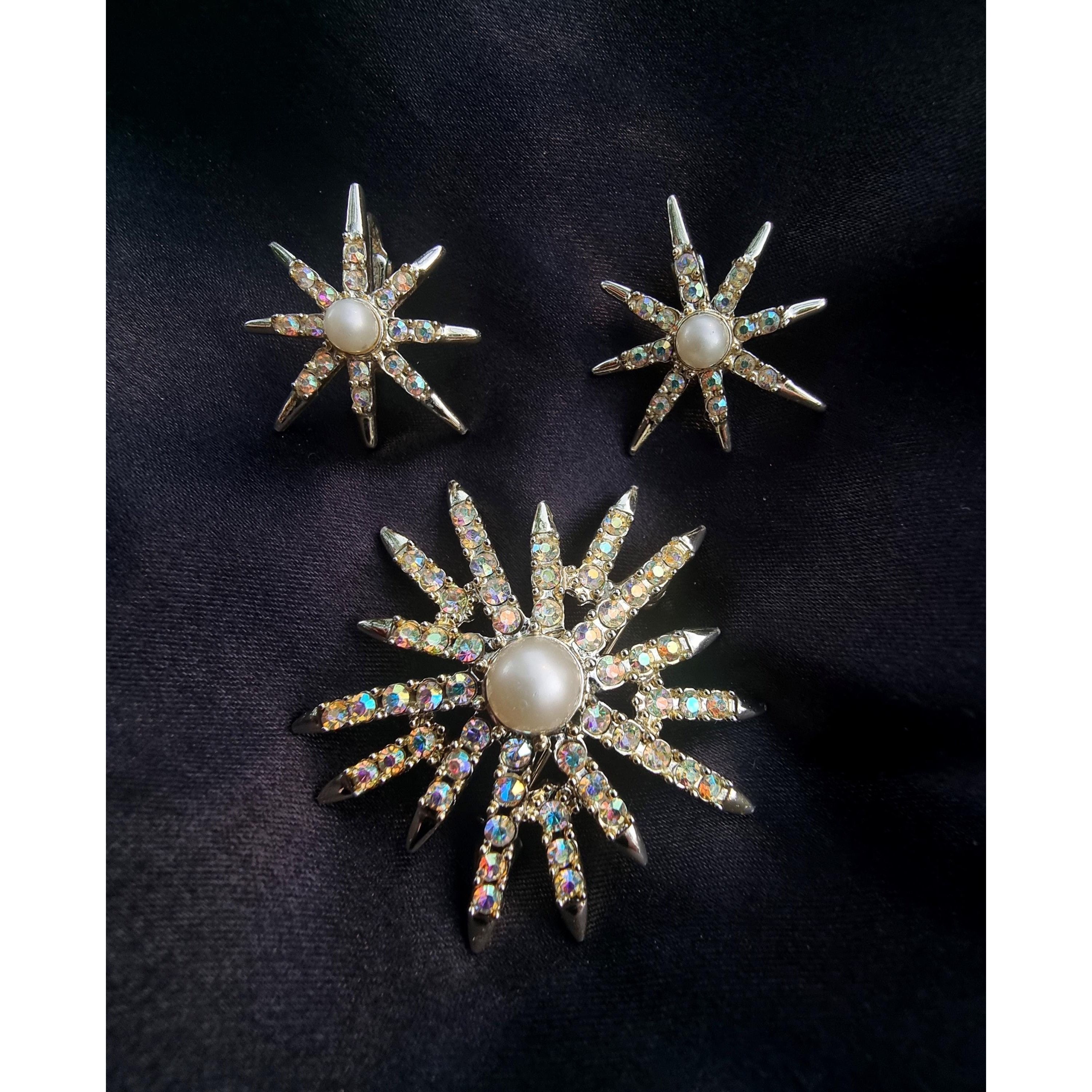 Vintage Vintage EMMONS Signed Sparkly Rhineatone Pearls Star Burst P Size ONE SIZE - 2 Thumbnail