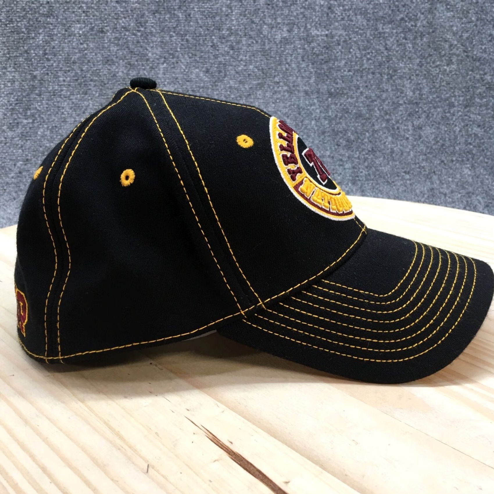 Vintage Yellowstone Mens OS Black Embroidered Logo Fitted Baseball Cap Cap Sun OS Black Embroidered Logo Mens Baseball Cap Size US M / EU 48-50 / 2 - 5 Thumbnail
